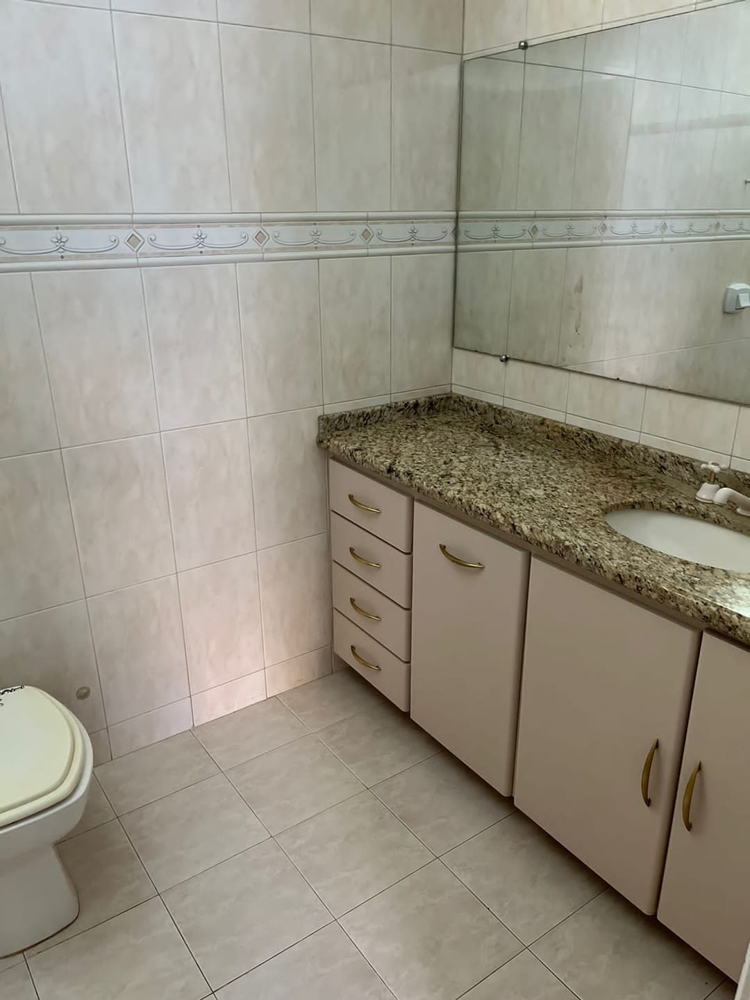Casa Residencial ou Comercial de 400 m² para venda, 05 quartos (sendo 2 suítes) piscina, de frente para o lago Igapó 1 -Bairro Canaã, Londrina, P