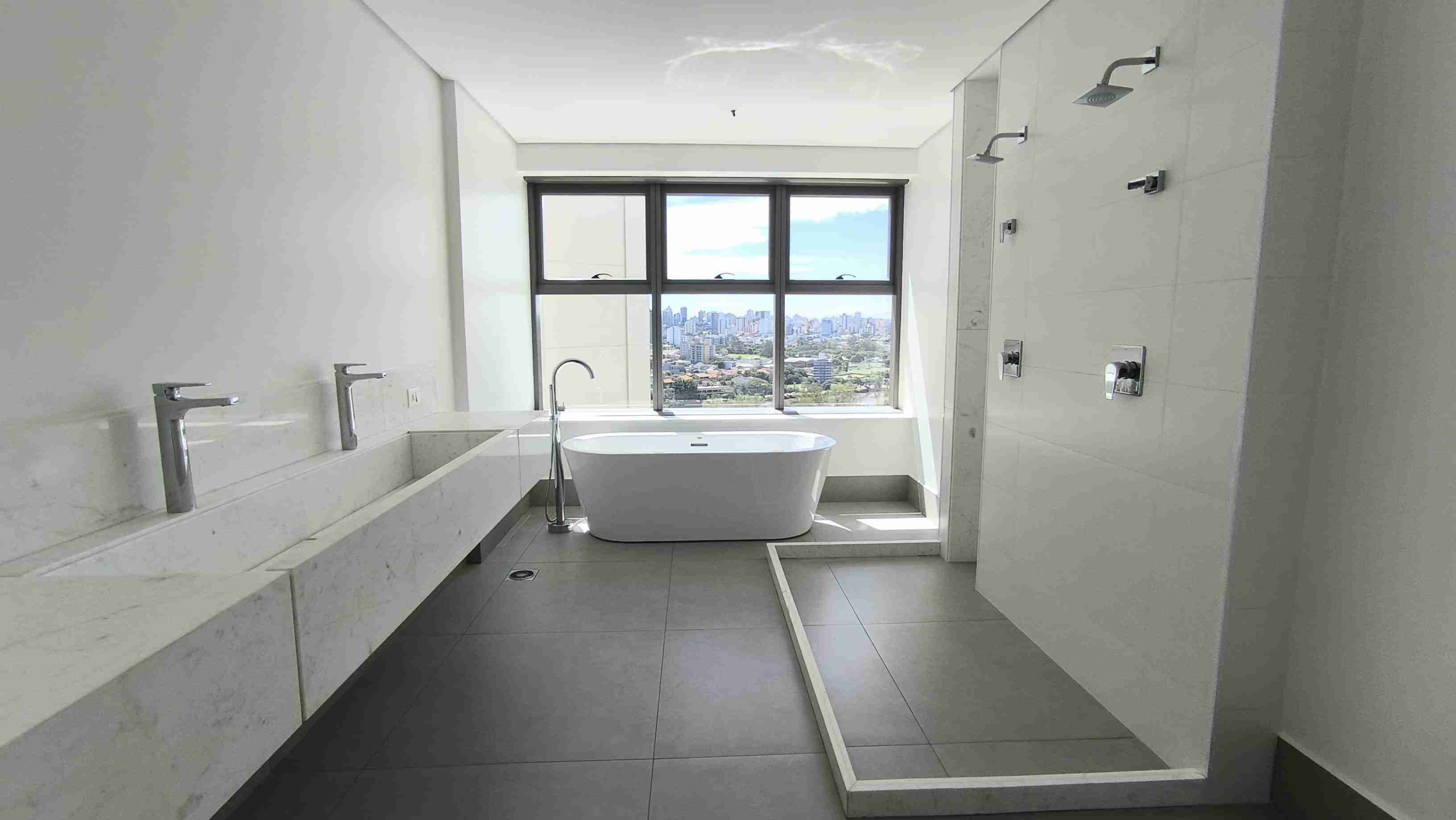 Apartamento à venda no Edifício Le Reve, 323m² úteis, 3 suítes, vista para o lago, 4 vagas - Gleba Palhano, Londrina, PR
