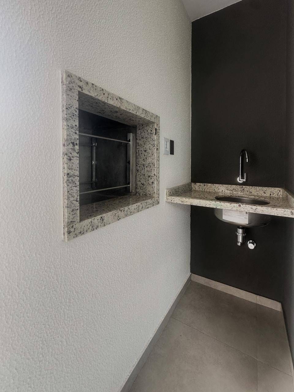 Apartamento à venda, Edifício Sense, 79m² úteis, 2 quartos (1 suíte), andar alto, ampla sacada com churrasqueira - Terra Bonita, Londrina, PR