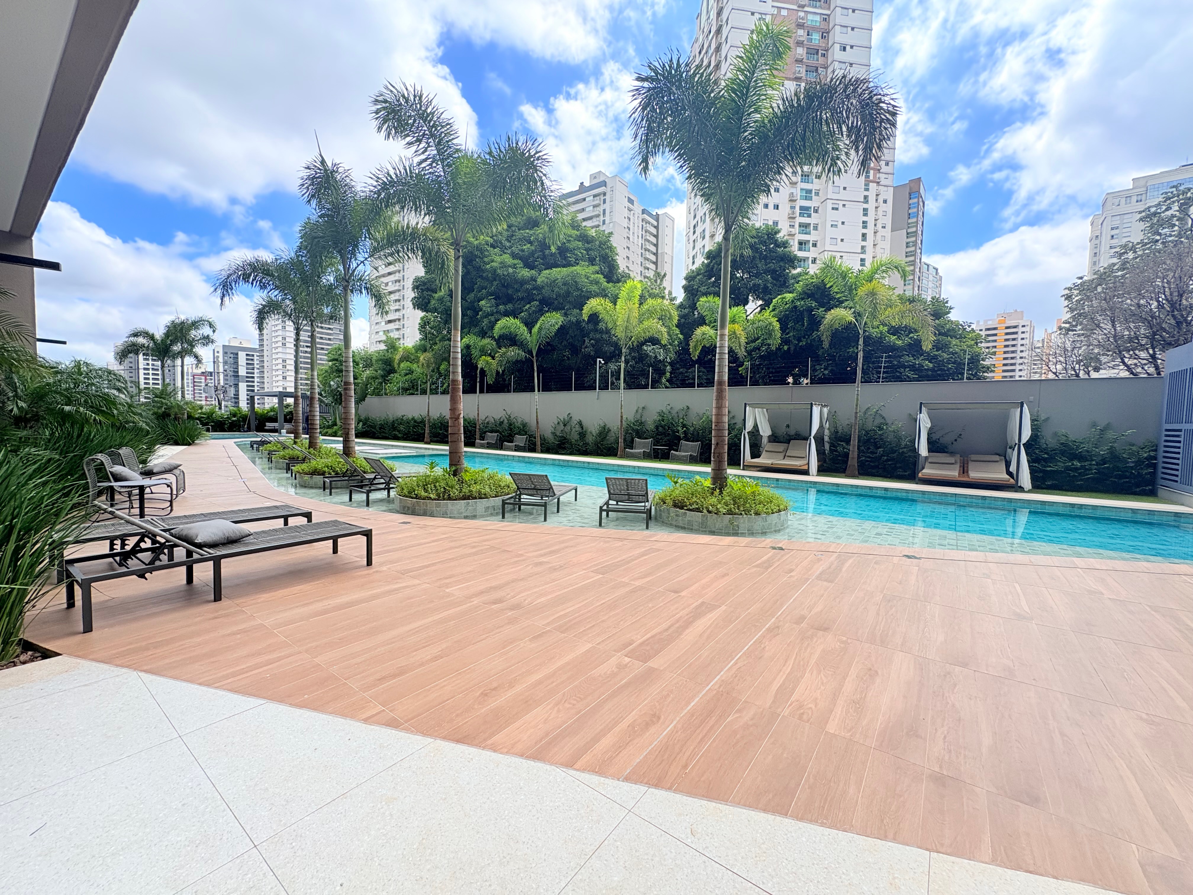 Apartamento à venda,  Edifício Tay, 98m² úteis, 2 suítes, 2 vagas -  Gleba  Palhano - Londrina Pr