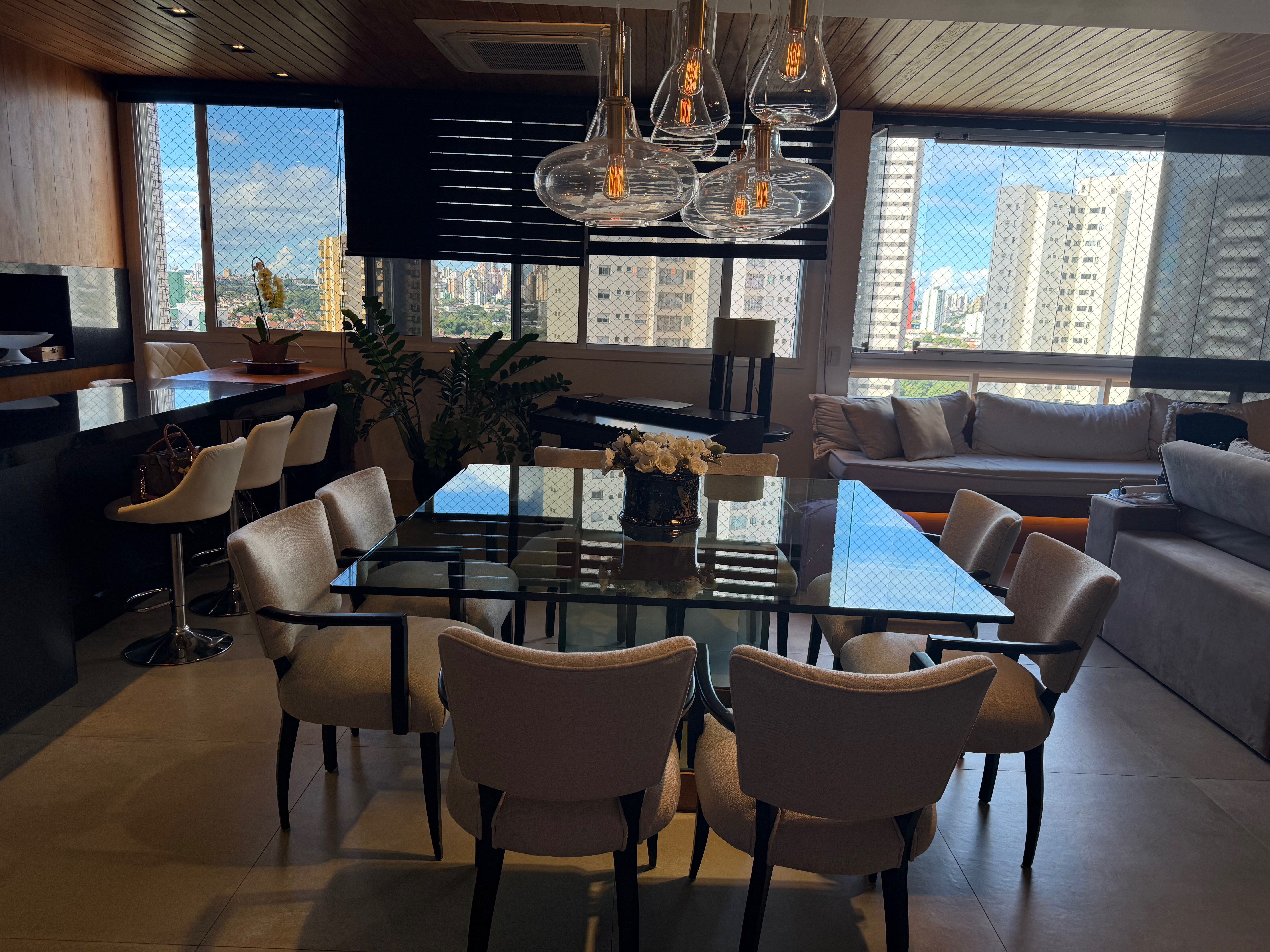 Apartamento à Venda,Porteira fechada, 245m² Privativo aceita permuta, Contém 4 suítes,3 vagas Garagem Gleba Palhano, Londrina, PR