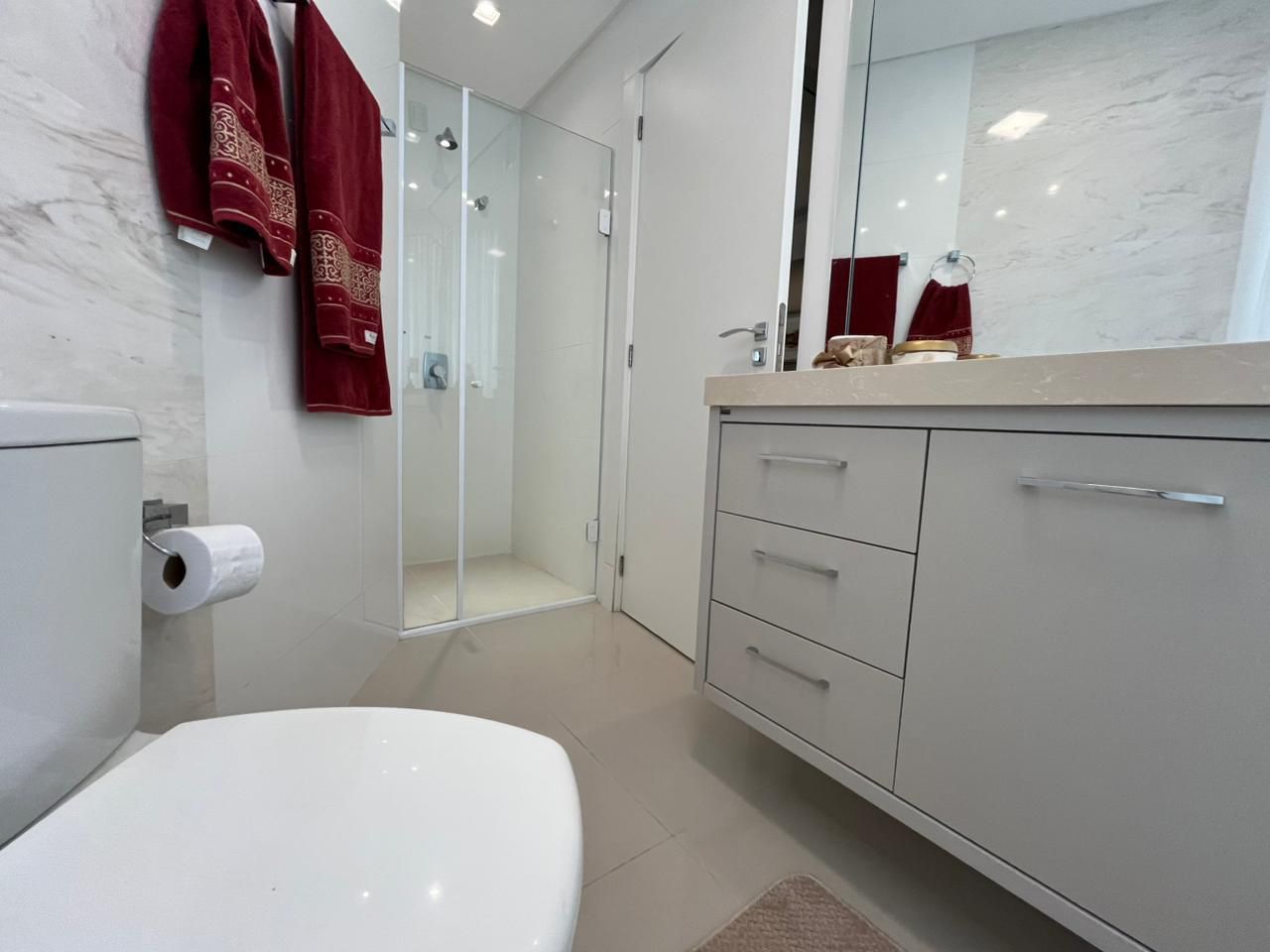 Apartamento com vista mar no Edifício Dubai Tower Residence em Itapema, SC
