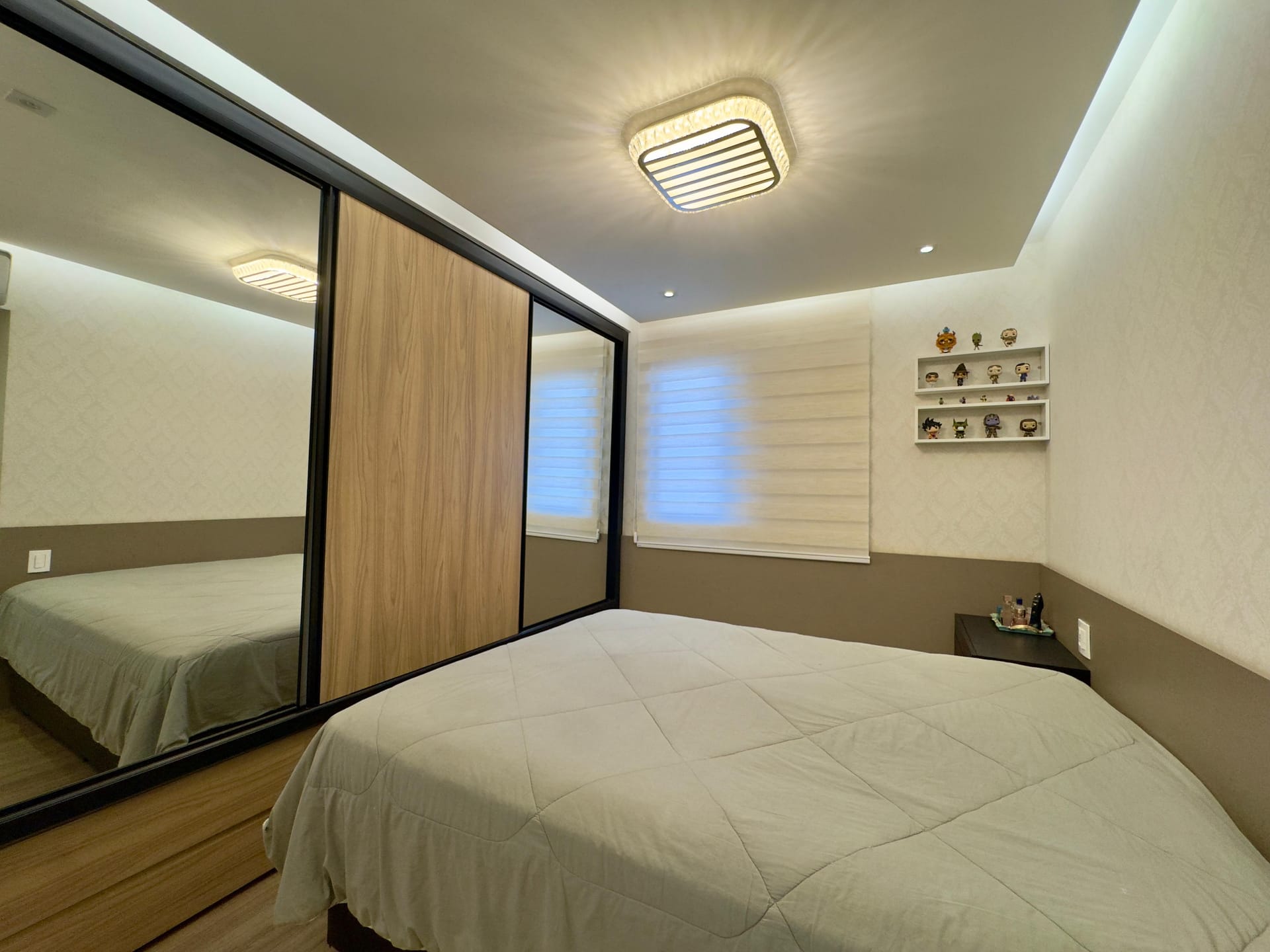 Apartamento à venda, Edifício Solar Mirador, 75m² úteis, 3 quartos (1 suíte), andar alto, sacada com churrasqueira - Aurora, Londrina, PR