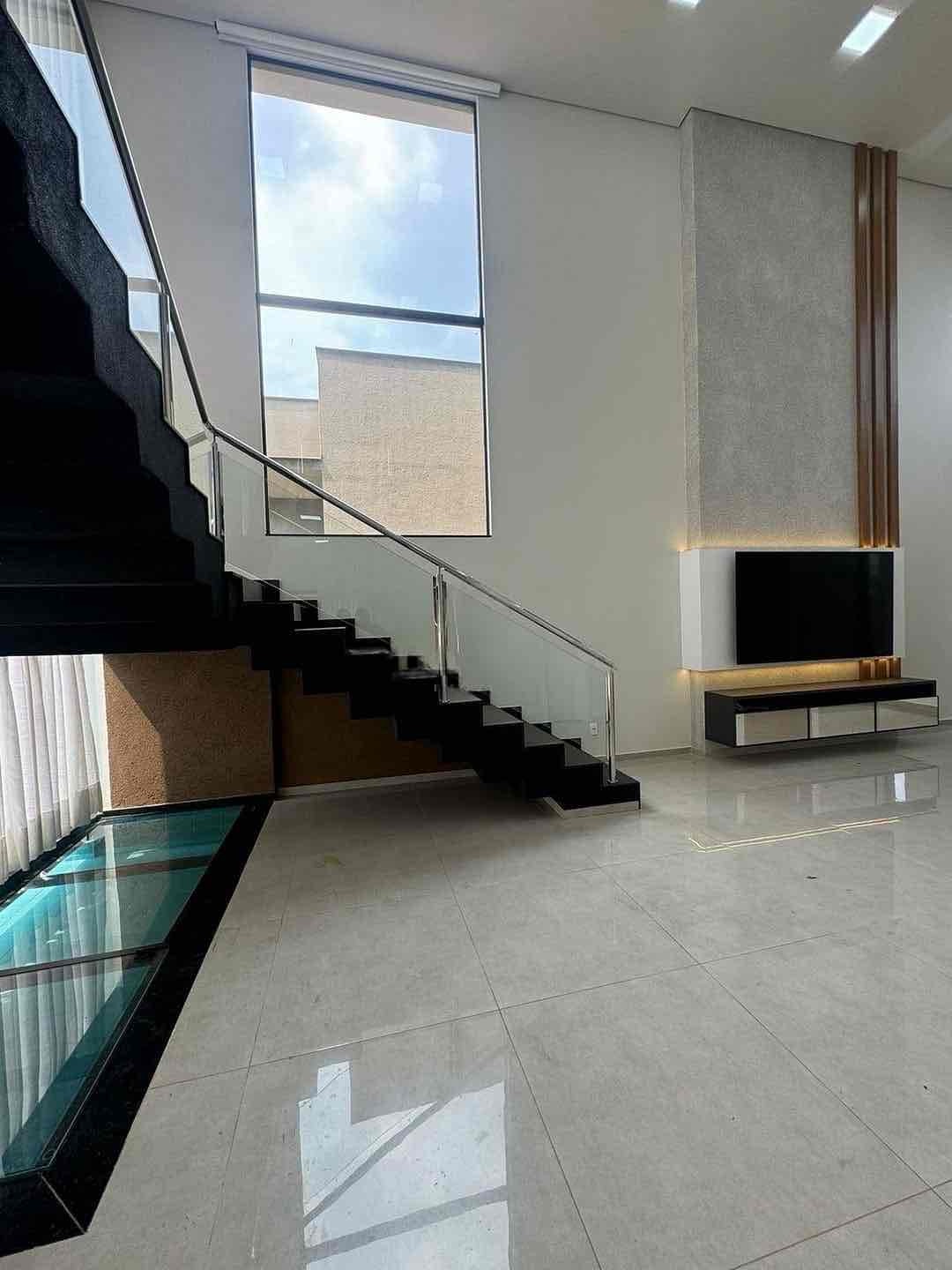 Casa  à venda, Royal Forest, 292m² úteis, 3 suítes, piscina aquecida, 4 vagas - Esperança, Londrina, PR