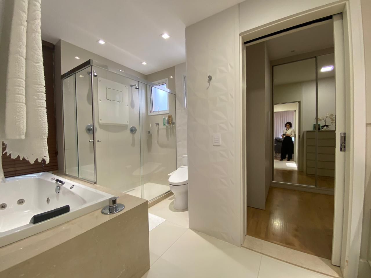 Apartamento à venda, Edifício Landmark, 214m² úteis, 2 suítes,2 Demi suítes, 3 vagas, estuda permuta de menor valor  - Gleba Fazenda Palhano, Lon
