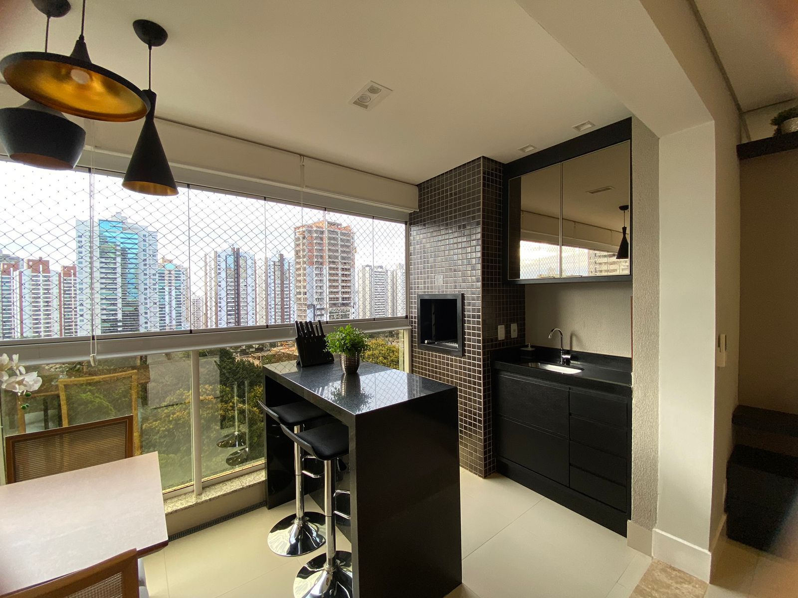 Apartamento à Venda, Ed Kensington, 114m2 úteis,  3 quartos sendo 1 suíte, 3 vagas- Gleba Palhano - Londrina, PR