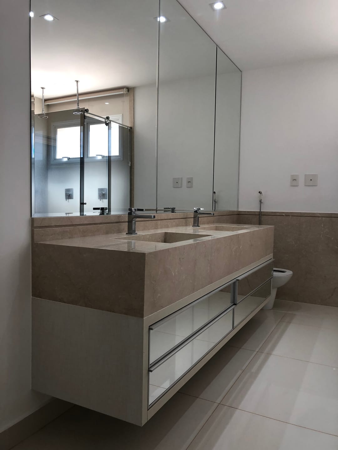 Apartamento à venda, Edifício Le Blanc, 236m² úteis, 3 suítes, 4 vagas, elevador privativo, ampla varanda gourmet - Gleba Palhano, Londrina, PR