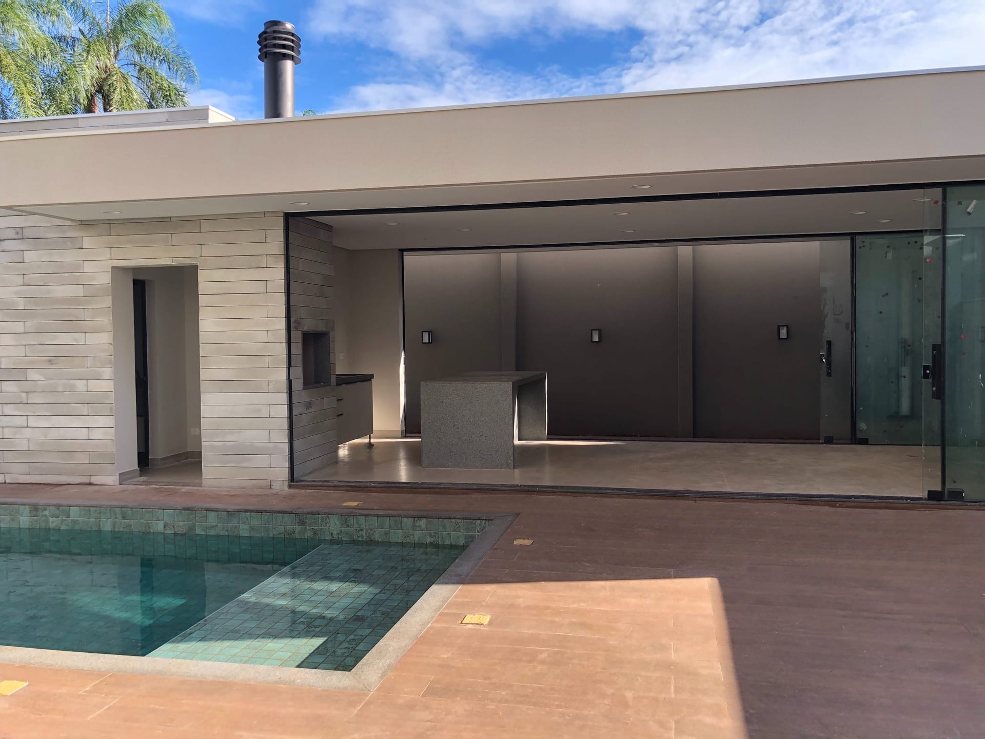Casa à venda , Condomínio Acácia Imperial, 400m² privativos, 4 suítes, churrasqueira e piscina - Royal, Londrina, PR