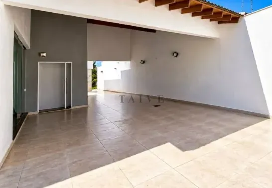 Casa à venda no bairro Tucanos, zona Sul, Londrina, com 4 suítes, 600 m², amplo quintal - foto 5