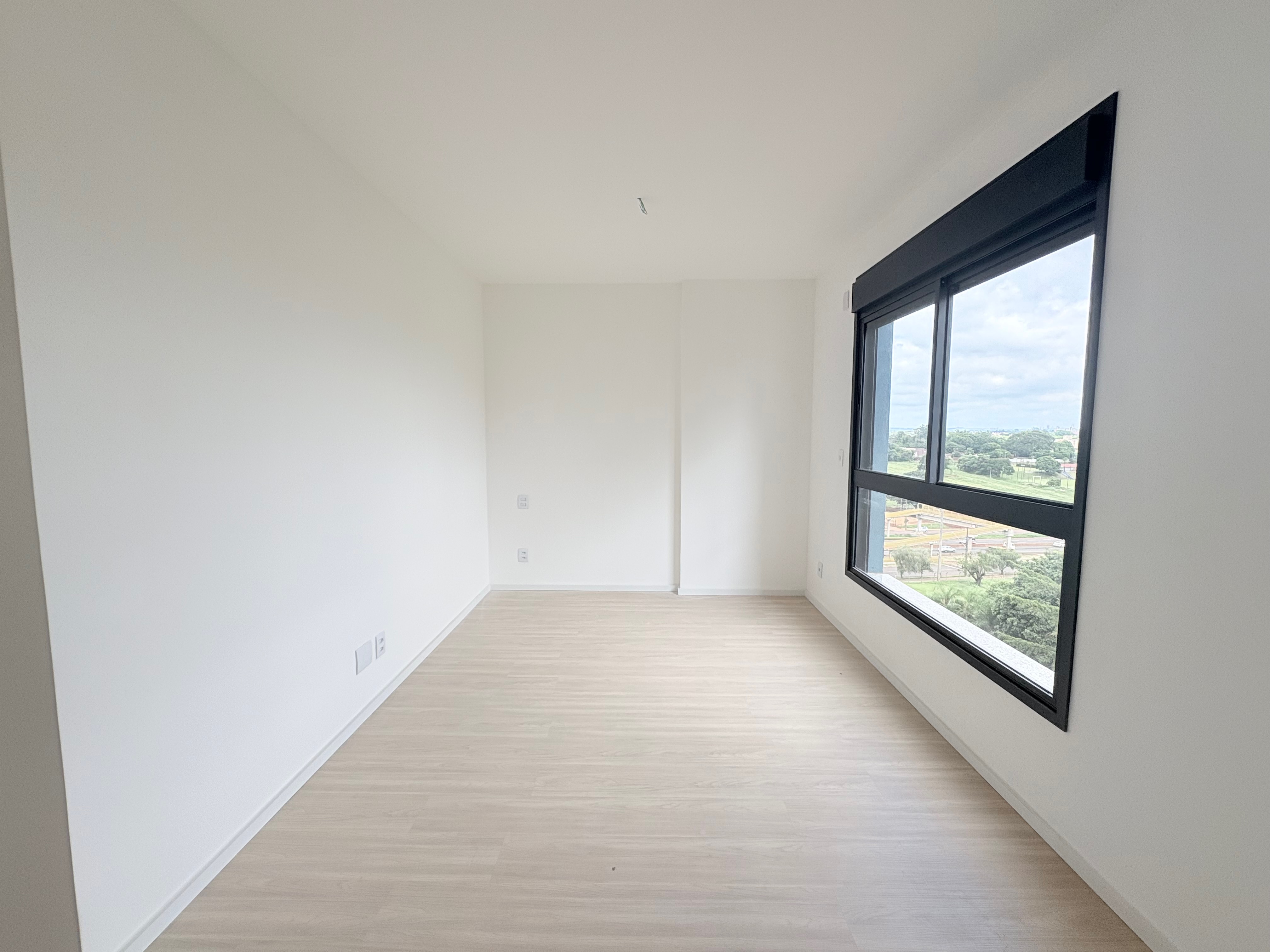 Apartamento à venda,  Edifício Tay, 98m² úteis, 2 suítes, 2 vagas -  Gleba  Palhano - Londrina Pr