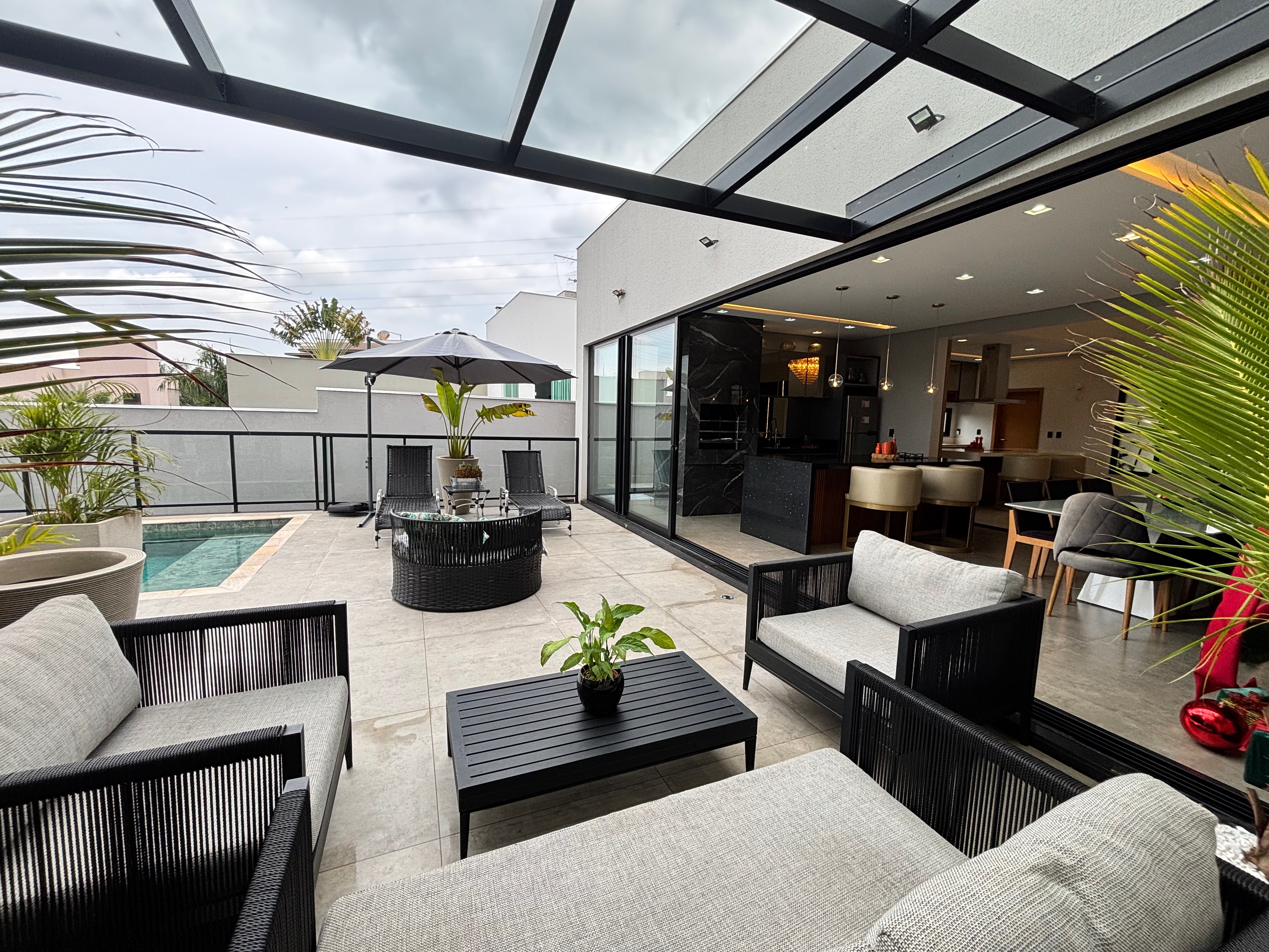 Casa térrea à venda, Condomínio Sun Lake, 249m² de construção, 3 suítes, 4 vagas  - Recanto do Salto, Londrina, PR