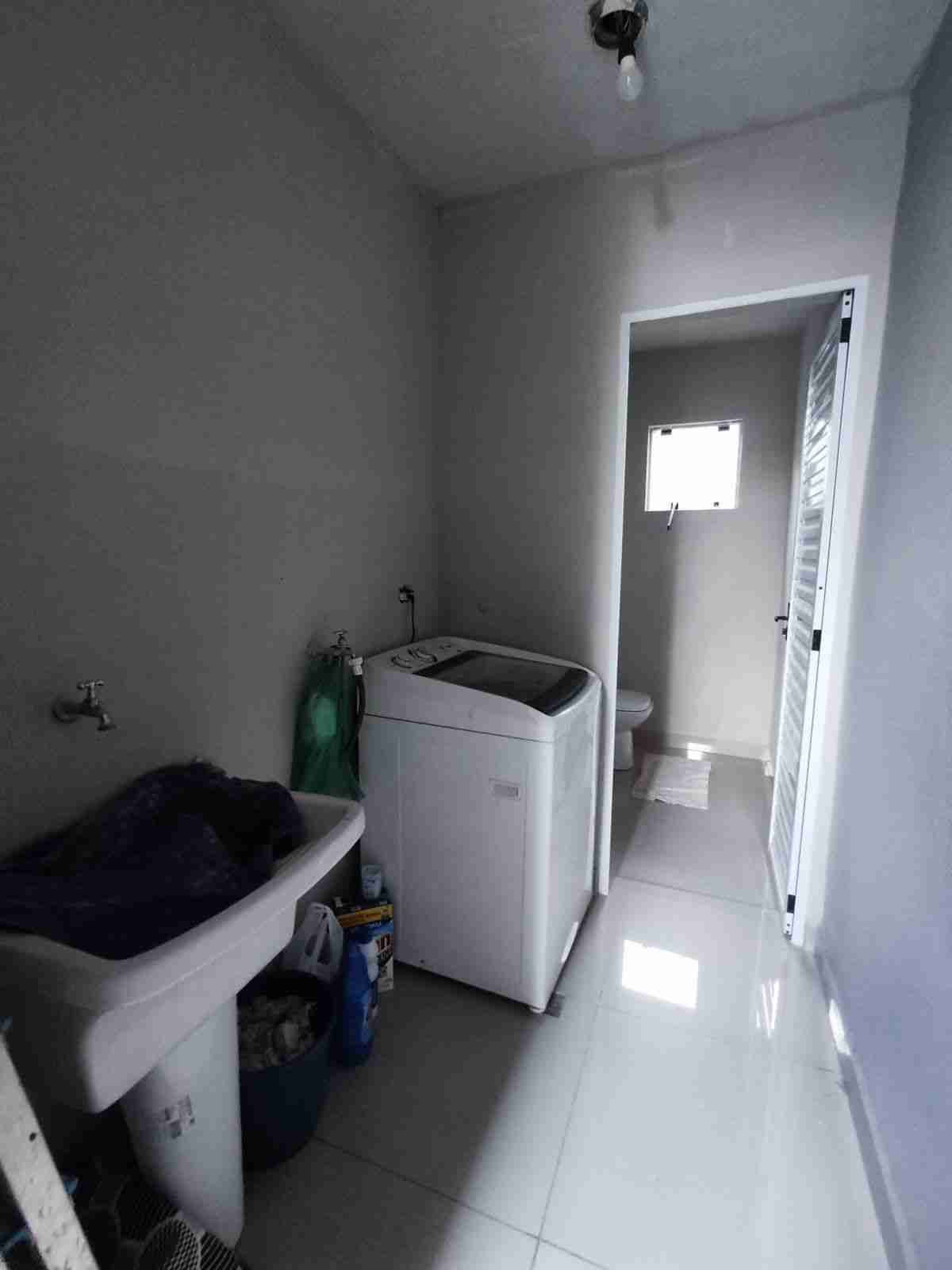 Casa à venda, 152m2 úteis, área total 330m2, 3 quartos, 3 vagas-  Mônica Londrina Pr