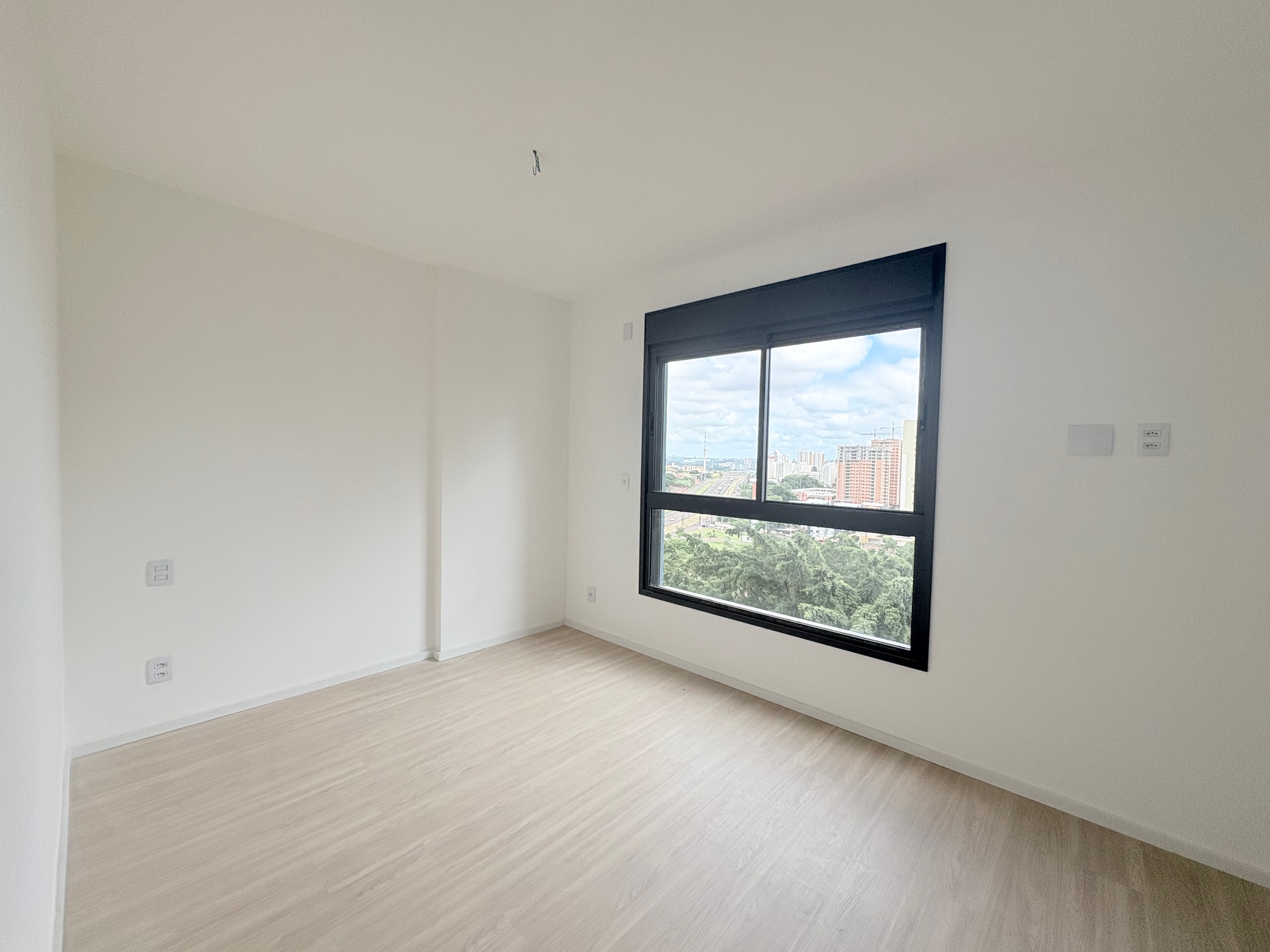 Apartamento à venda,  Edifício Tay, 98m² úteis, 2 suítes, 2 vagas -  Gleba  Palhano - Londrina Pr