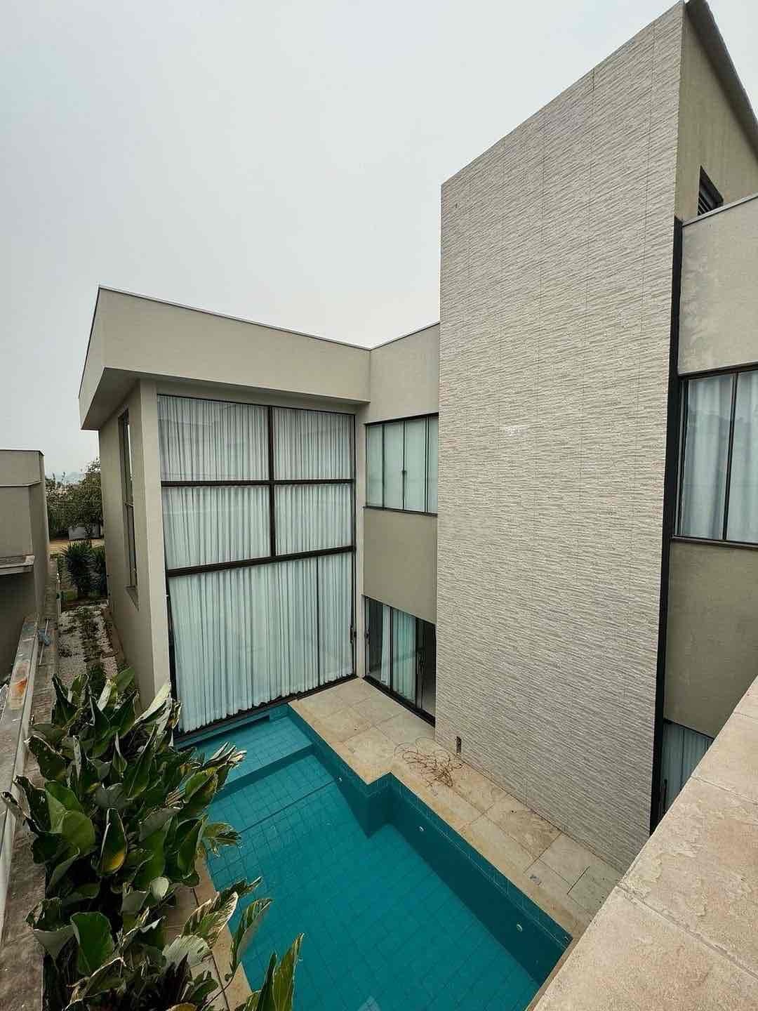 Casa  à venda, Royal Forest, 292m² úteis, 3 suítes, piscina aquecida, 4 vagas - Esperança, Londrina, PR