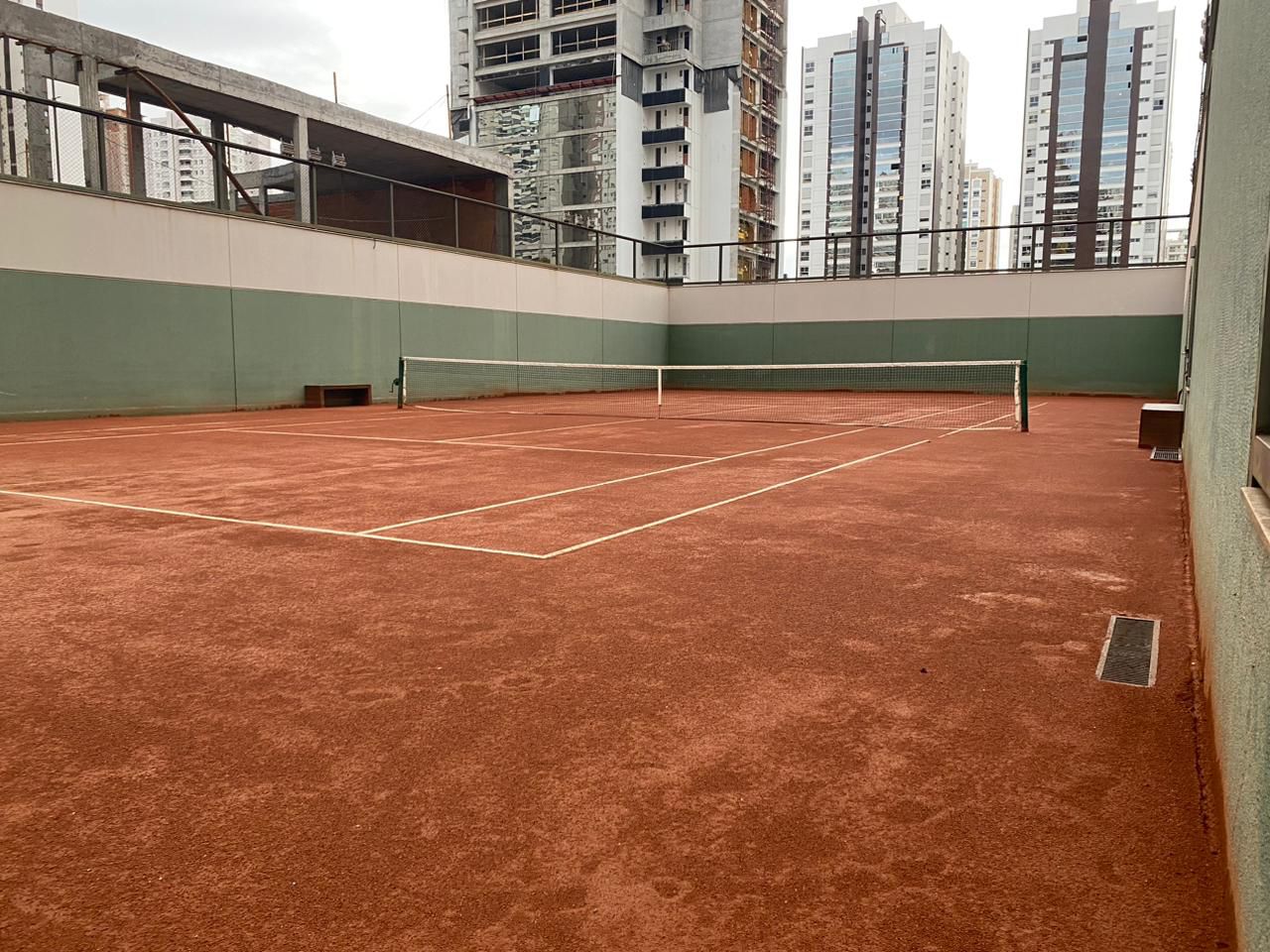 Apartamento à venda, Edifício Landmark, 214m² úteis, 2 suítes,2 Demi suítes, 3 vagas, estuda permuta de menor valor  - Gleba Fazenda Palhano, Lon