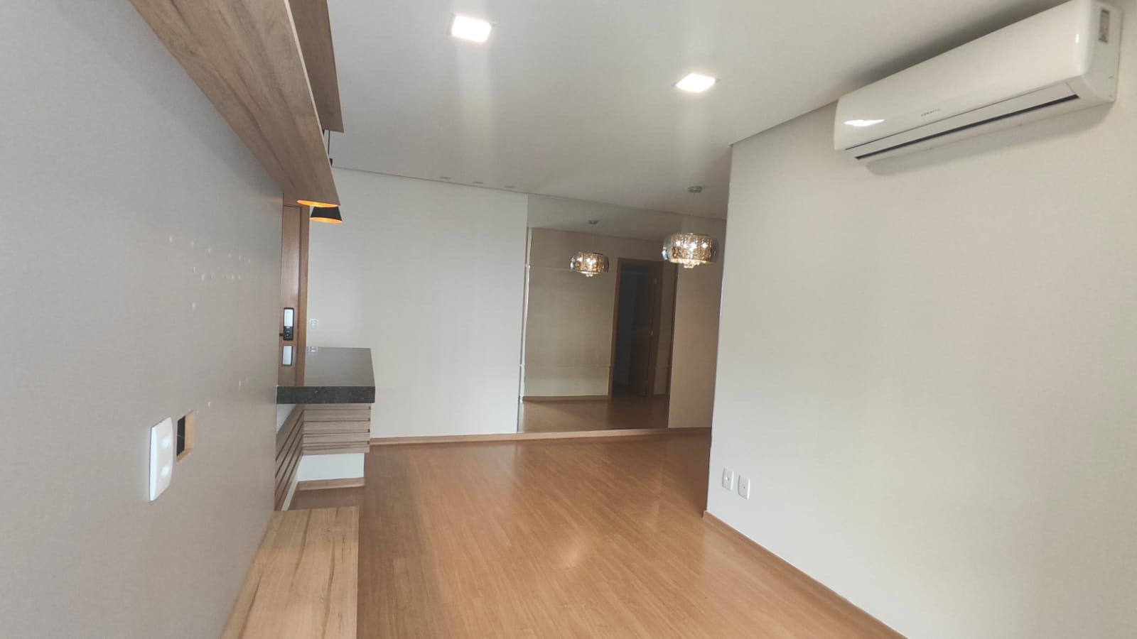 Apartamento à venda, na região Gleba Palhano 1, Londrina, PR