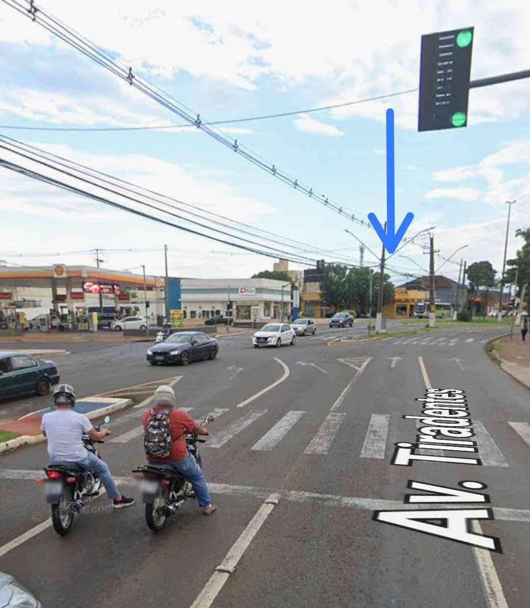 Atenção investidores!Terreno comercial à venda, de esquina, 420m² total, próximo a avenida Tiradentes e avenida JK - Jardim Agari, Londrina, PR