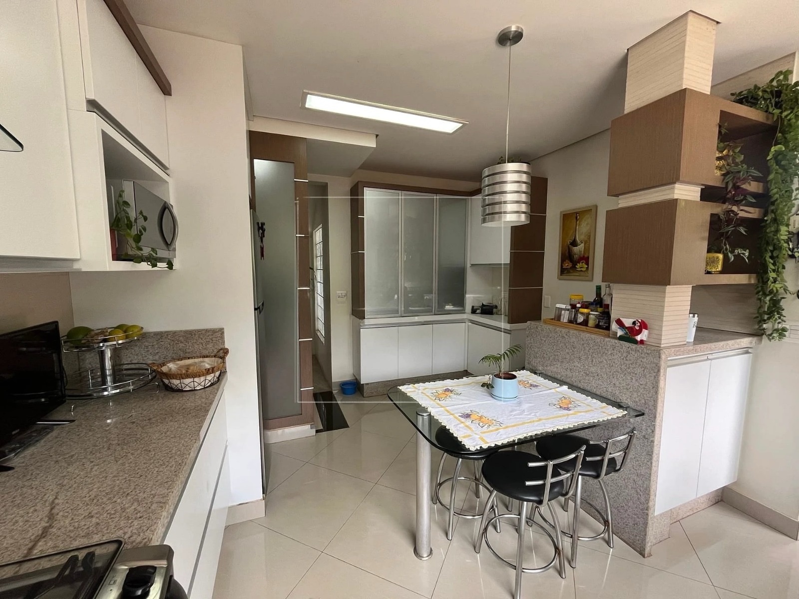 Casa à venda, Alphaville Imbuias, 400m² úteis, 4 quartos sendo 3 suítes, mobiliada -  Vivendas do Arvoredo, Londrina, PR