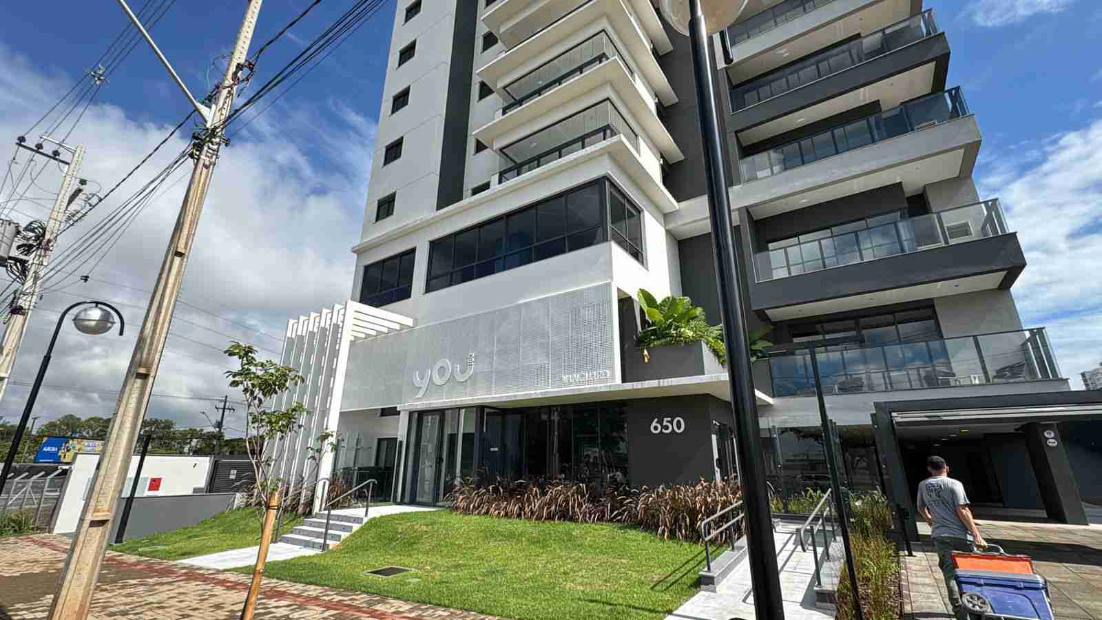 Apartamento novo à Venda Edifício You 180, 2 quartos sendo 1 suite, todo planejado, de frente - Gleba Fazenda Palhano, Londrina, PR