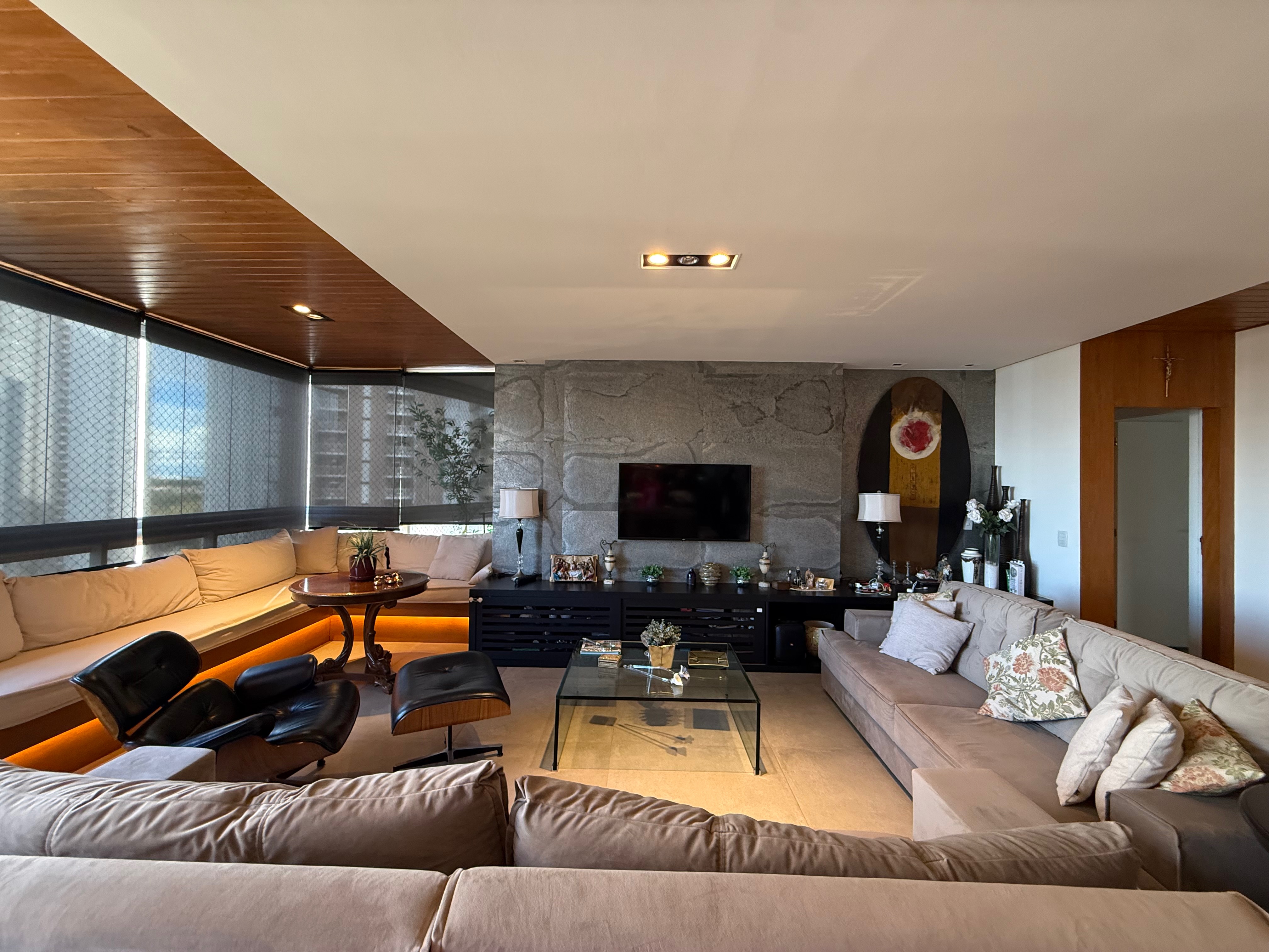 Apartamento à Venda,Porteira fechada, 245m² Privativo aceita permuta, Contém 4 suítes,3 vagas Garagem Gleba Palhano, Londrina, PR