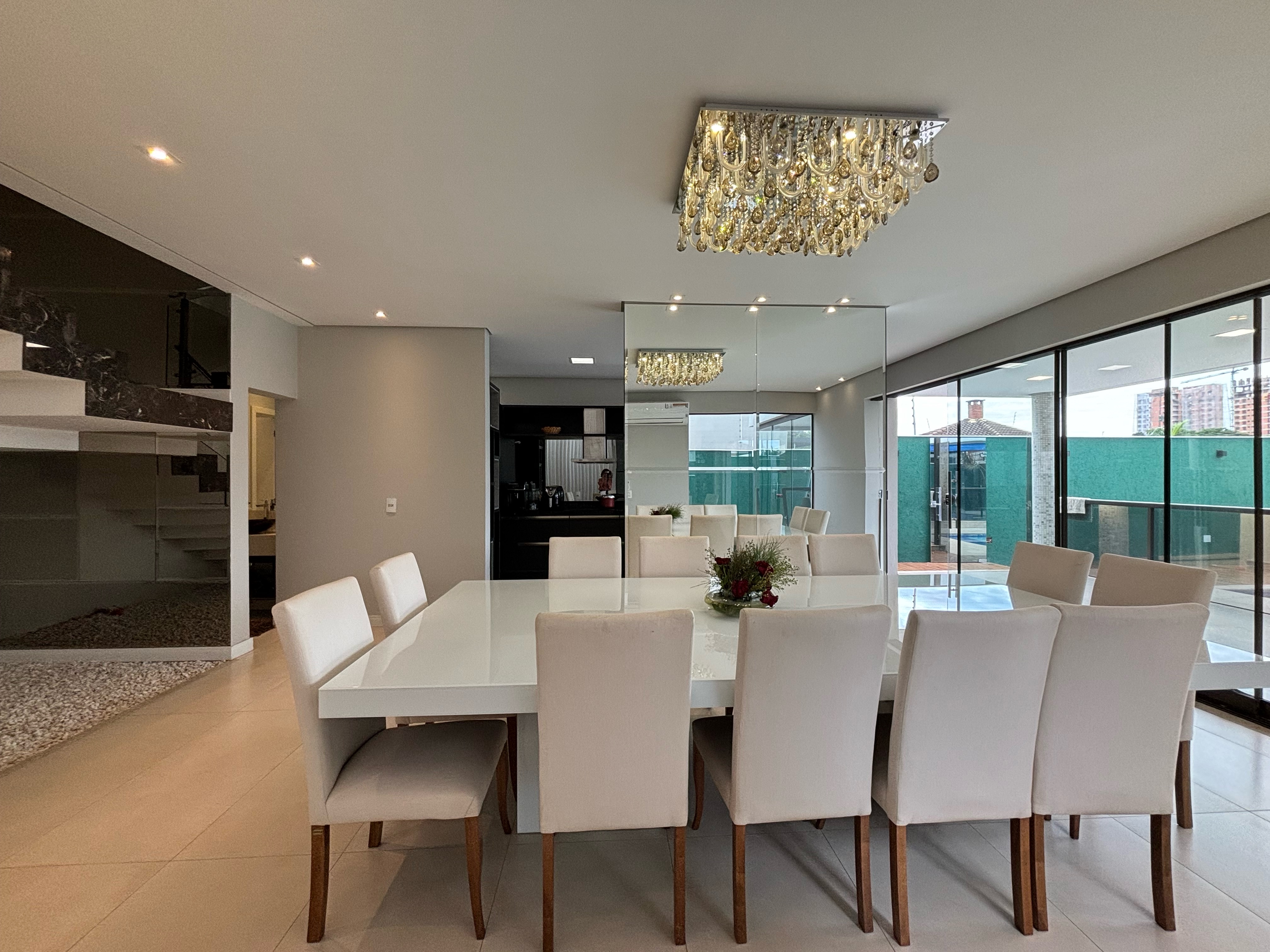Sobrado à venda e locação,  500m², 4 quartos (sendo 2 suítes), 6 banheiros, 4 vagas de garagem, Mediterrâneo - Londrina, PR