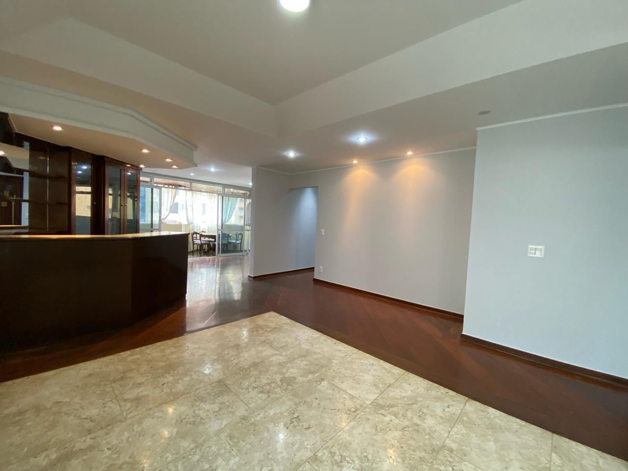Apartamento 214m²/4 quartos (sendo 1 suíte)/ 02 vagas - Condomínio Edifício Príncipe de Galles,  R. Espírito Santo- Centro, Londrina, PR