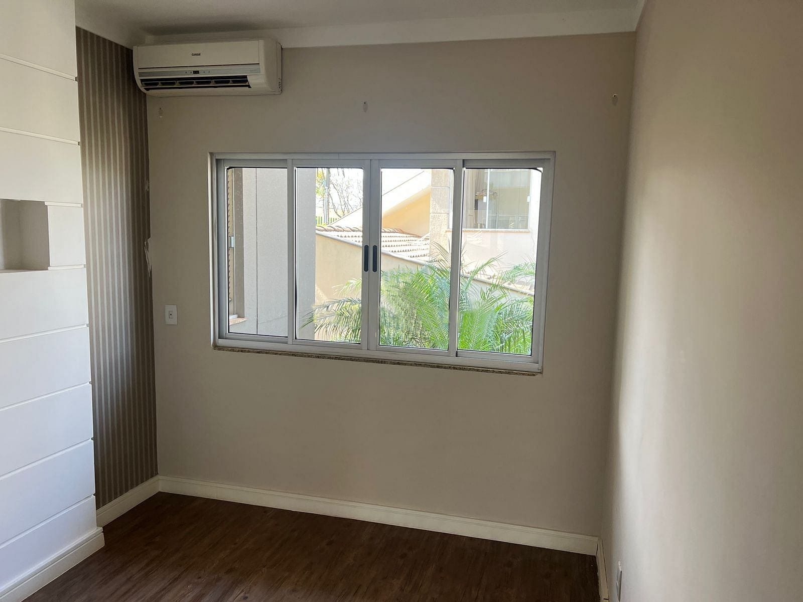 Sobrado à venda, Royal Forest, 280m² úteis, 4 quartos sendo 2 suítes, completo em móveis planejados, piscina - Esperança, Londrina, PR