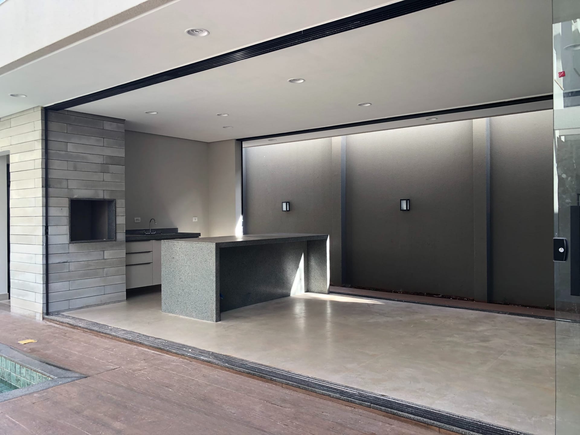 Casa à venda , Condomínio Acácia Imperial, 400m² privativos, 4 suítes, churrasqueira e piscina - Royal, Londrina, PR