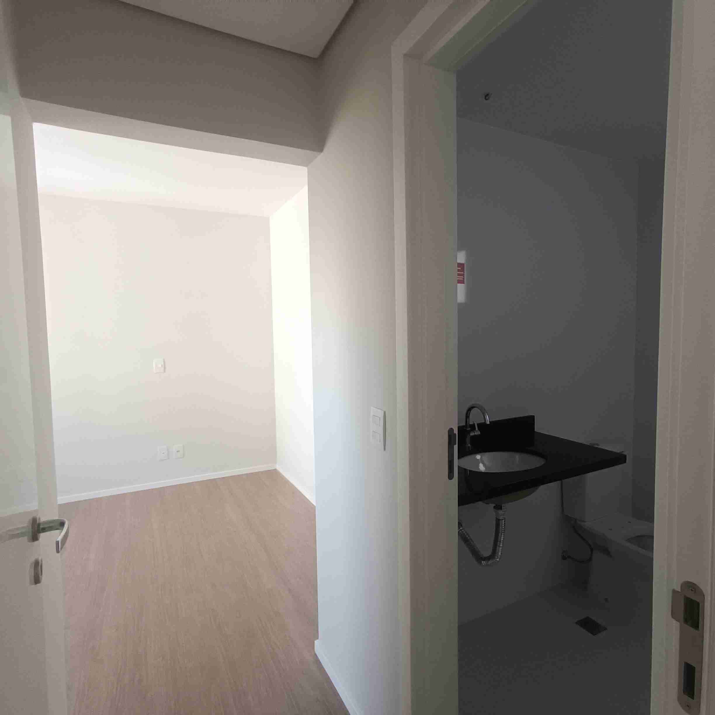 Apartamento à Venda, Edifício Vista Parque lago, 71m² úteis, 3 quartos sendo 1 suíte, 2 vagas, andar alto -  Jardim Presidente, Londrina, PR