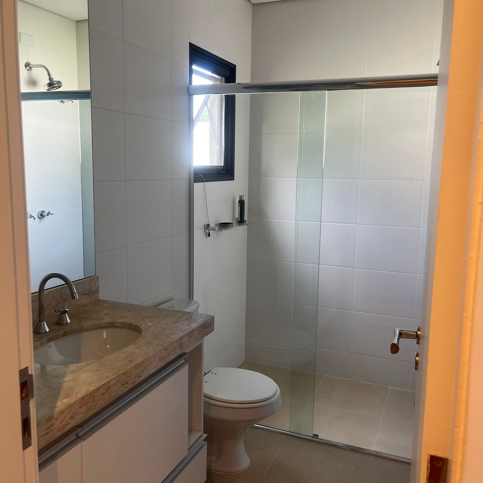 Casa à venda, Condomínio  Royal Forest,  215m² úteis,3 suítes sendo 1 com  hidromassagem -Esperança- Londrina, PR