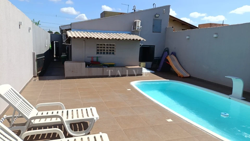 Imagens do imóveis Casa mobiliada com 4 quartos para alugar em Londrina