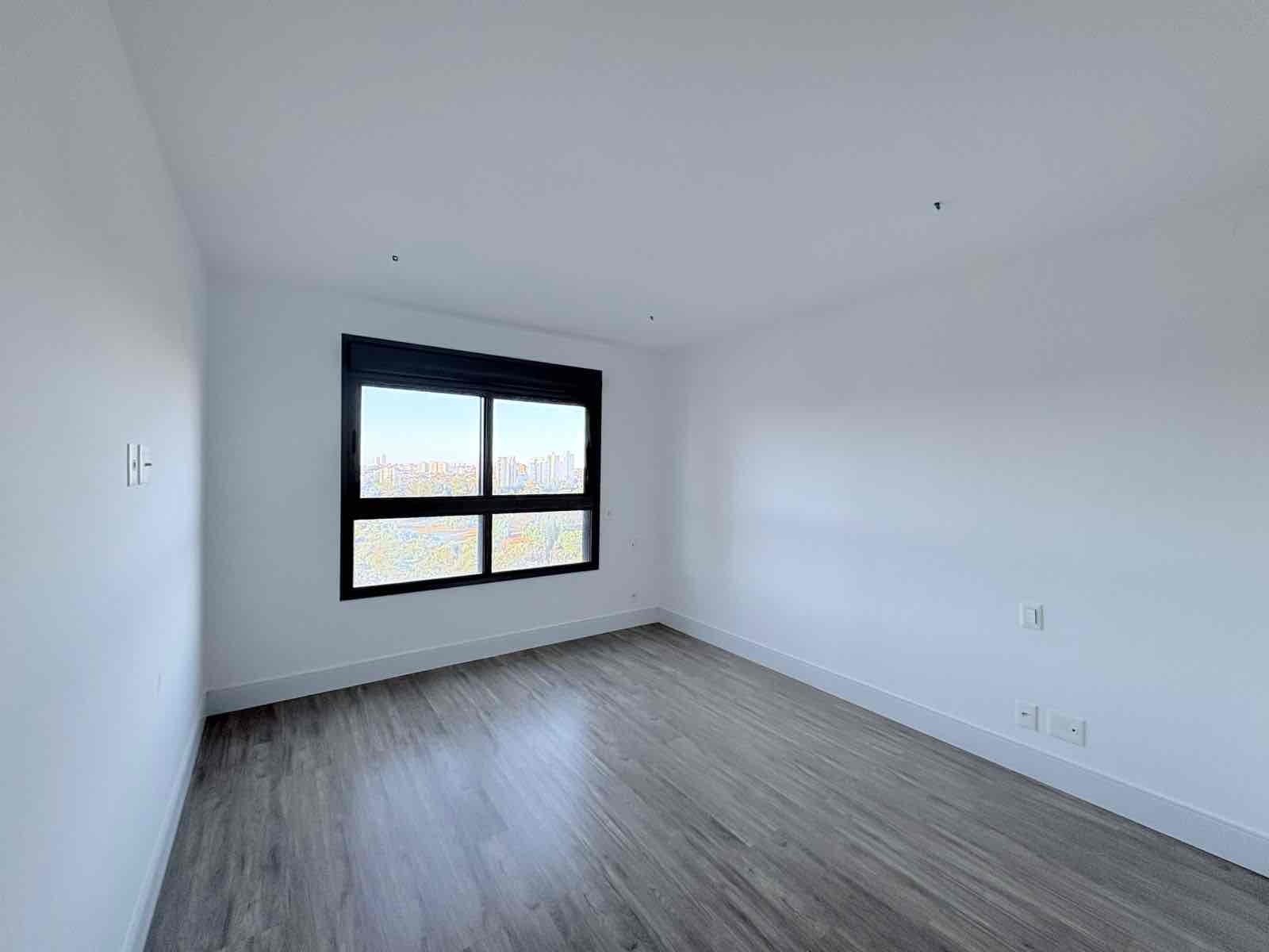 Apartamento novo à Venda, Edifício Lakeside, 232 m² úteis, 3 suítes, 4 vagas, sol da manhã,  elevador privativo, sacada com skinglass- Bela Suiça