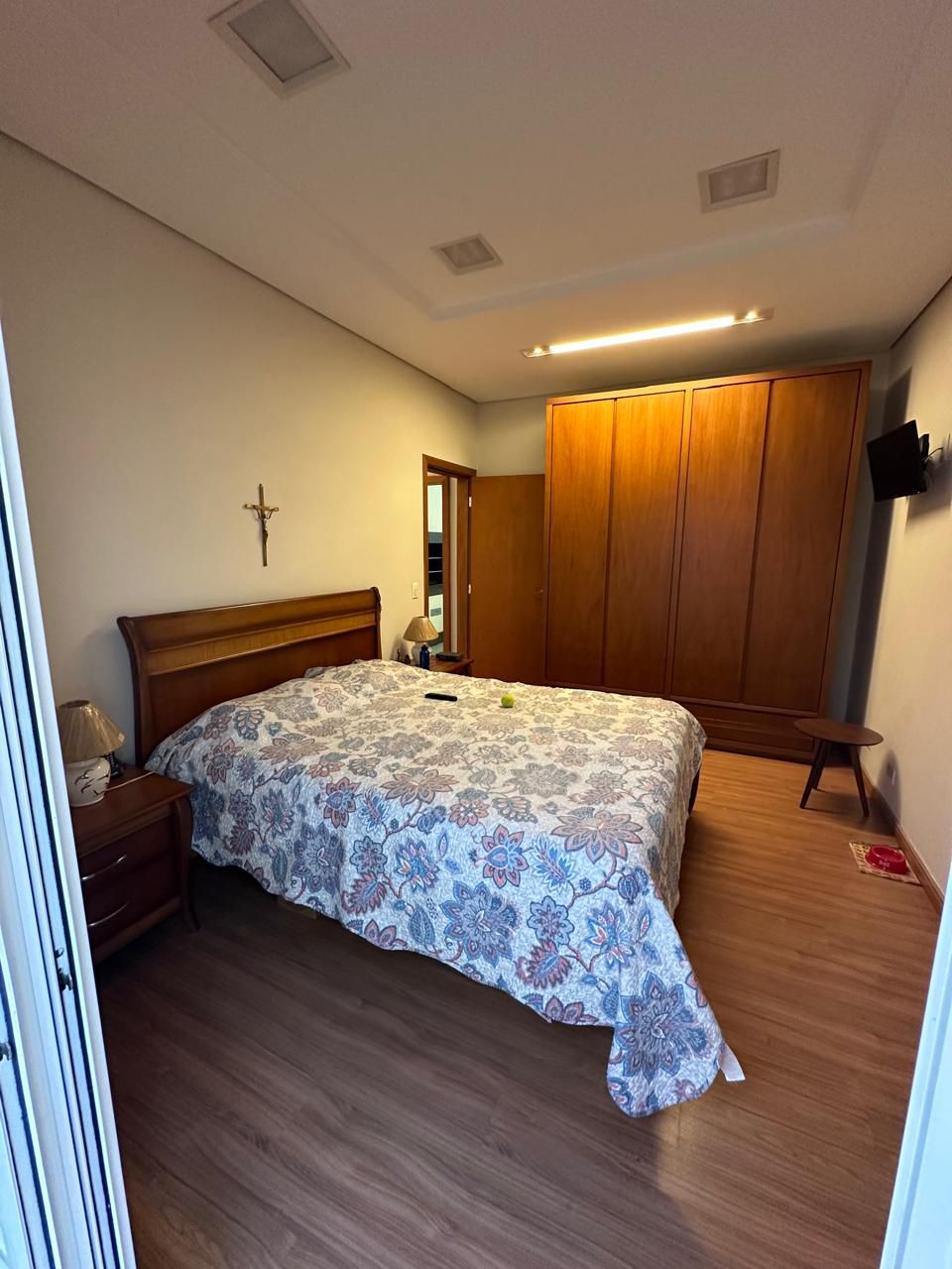 Casa à venda, 3 quartos sendo 1 demi suite, 360 m², Condomínio  Ville Campestre, Londrina, PR