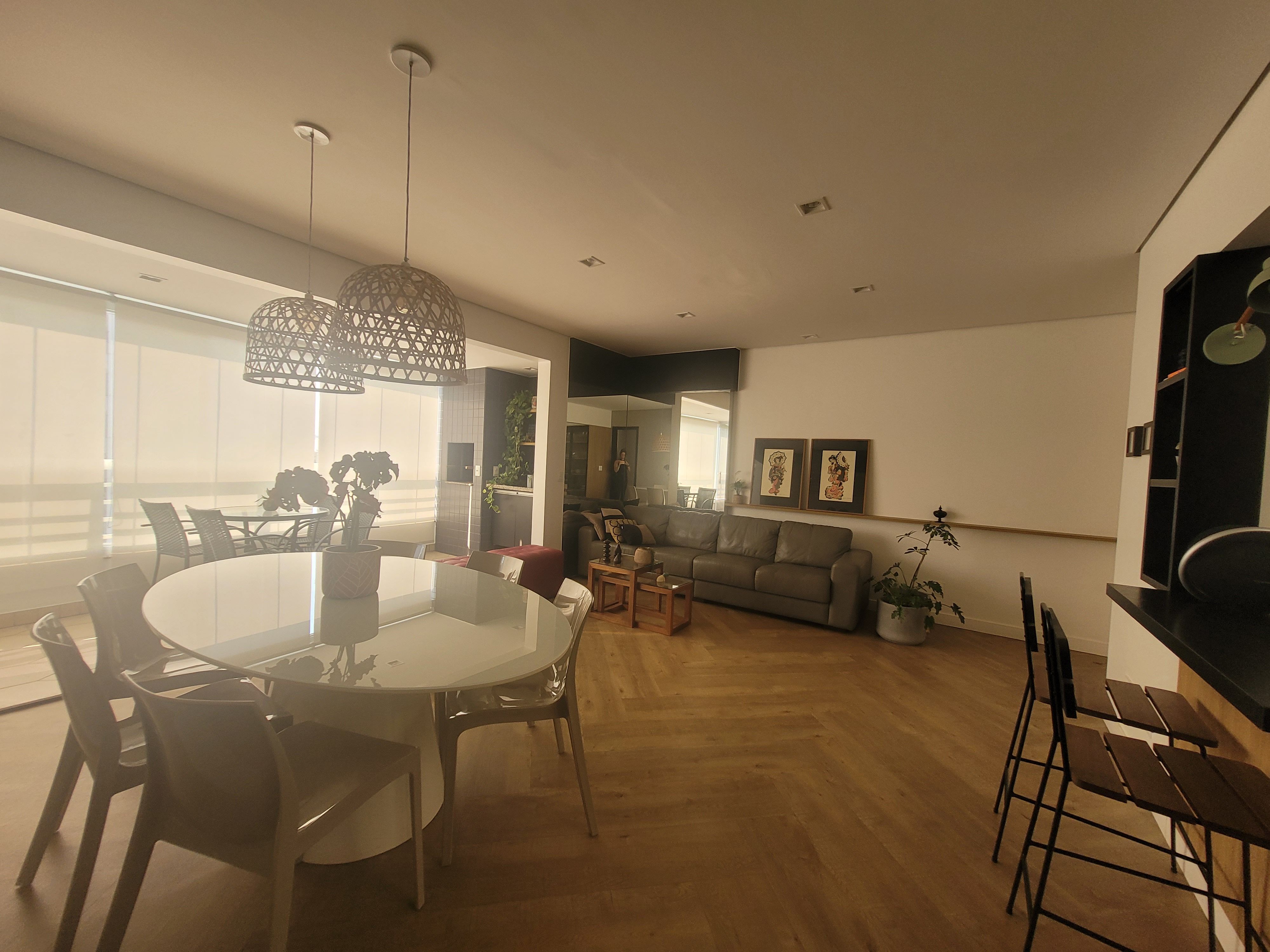 Apartamento à venda, no Edifício Le Corbusier, 122m², 3 quartos, 2 vagas de garagem, andar alto, sacada com churrasqueira, Gleba Palhano - Londri