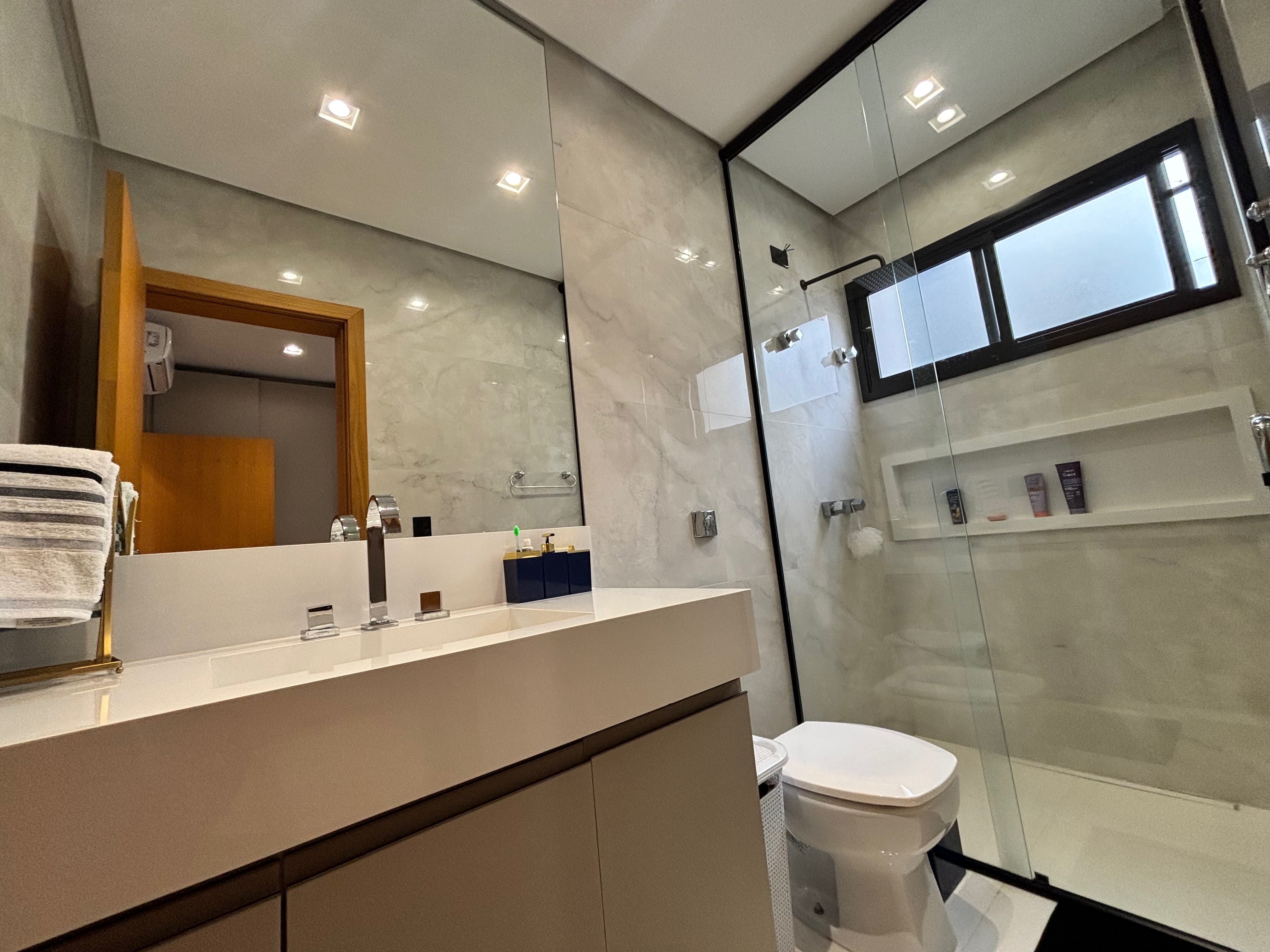 Casa térrea à venda, Condomínio Sun Lake, 249m² de construção, 3 suítes, 4 vagas  - Recanto do Salto, Londrina, PR