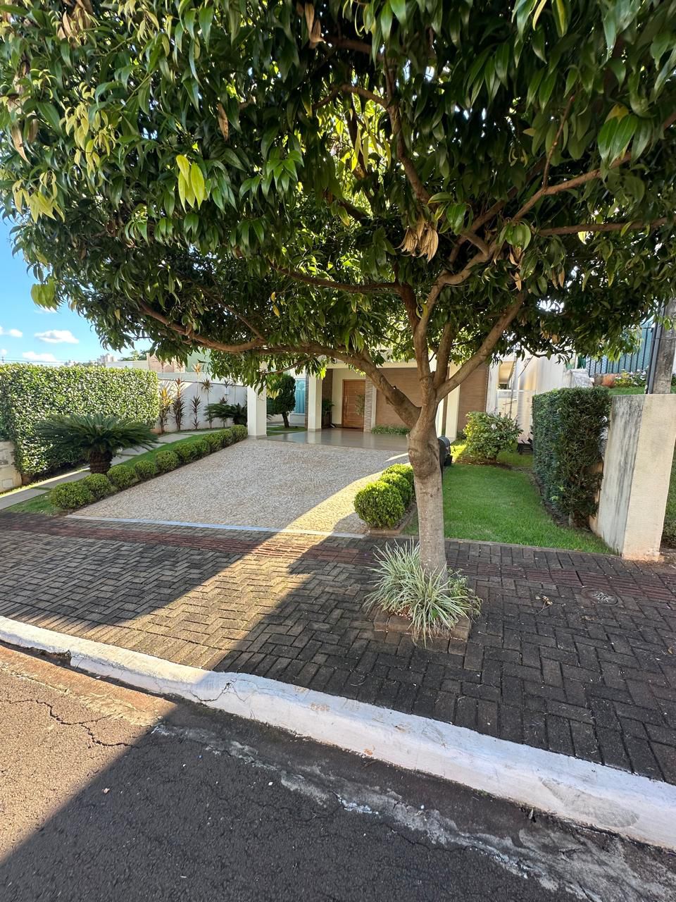 Casa à venda, 3 quartos sendo 1 demi suite, 360 m², Condomínio  Ville Campestre, Londrina, PR