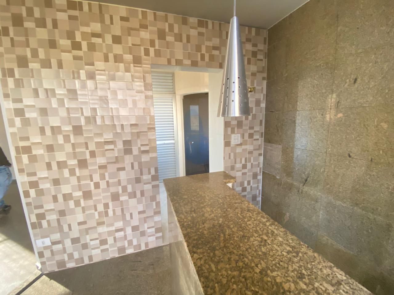 Apartamento à venda, 467m²  úteis, cobertura penthouse, 4 dormitórios sendo 2 suítes, 4 banheiros, Centro - Londrina, PR