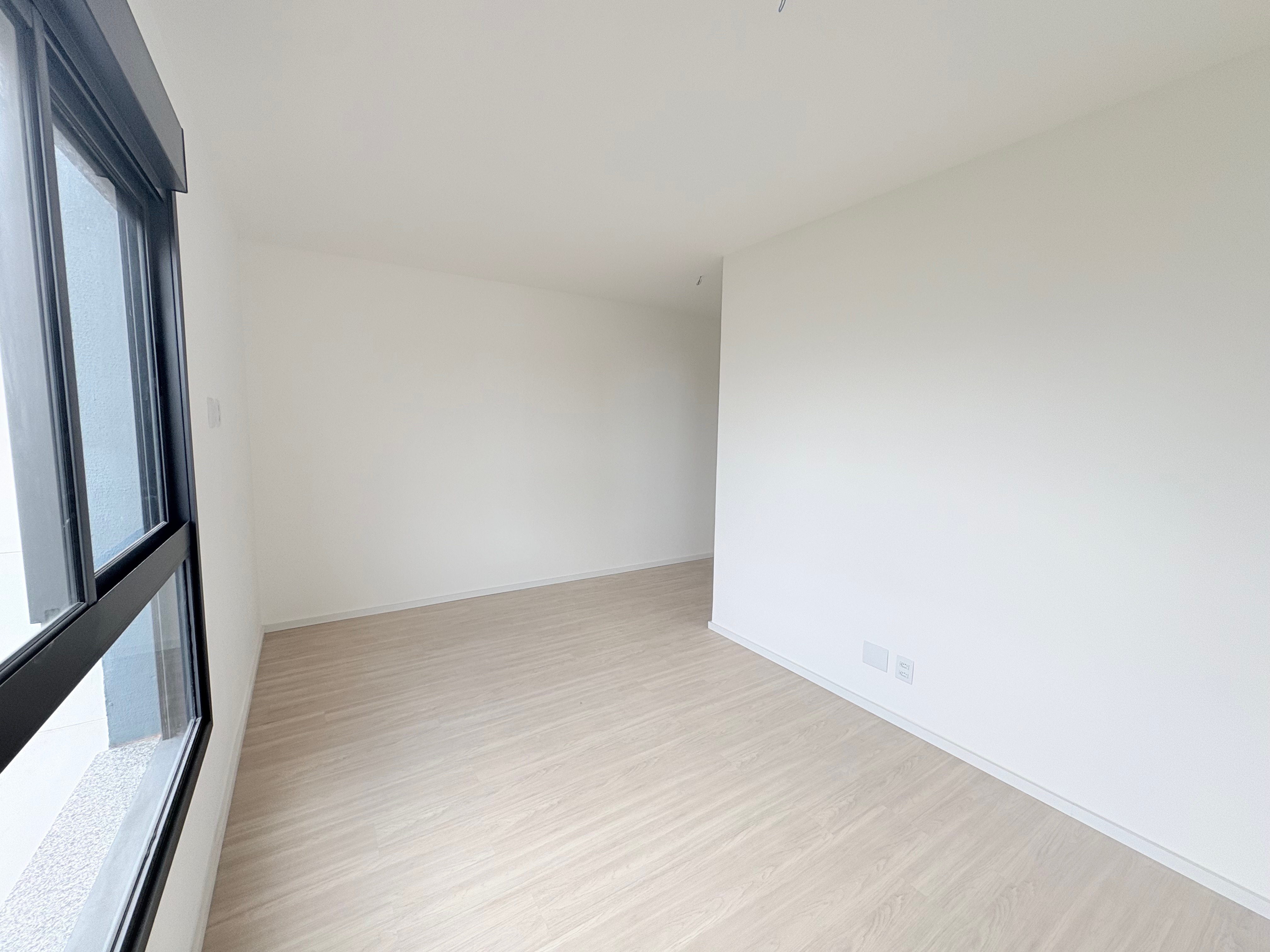 Apartamento à venda,  Edifício Tay, 98m² úteis, 2 suítes, 2 vagas -  Gleba  Palhano - Londrina Pr