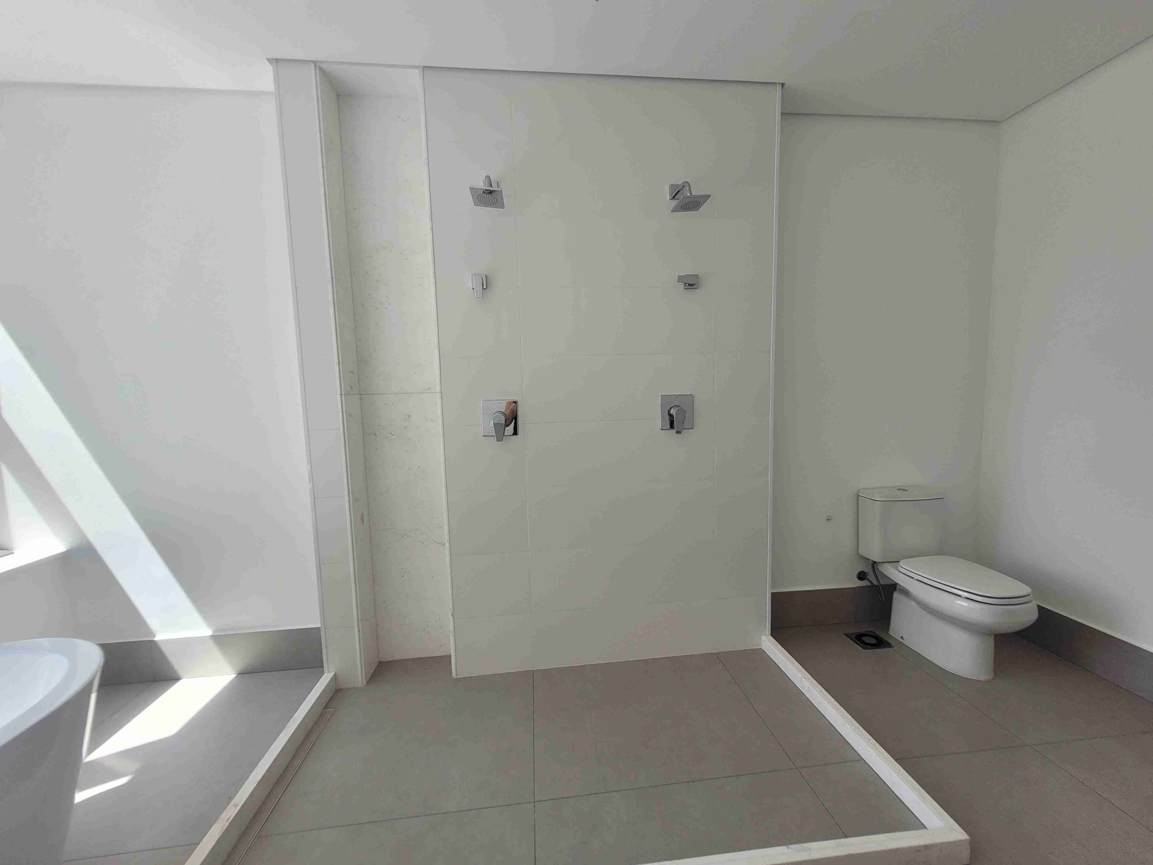 Apartamento à venda no Edifício Le Reve, 323m² úteis, 3 suítes, vista para o lago, 4 vagas - Gleba Palhano, Londrina, PR