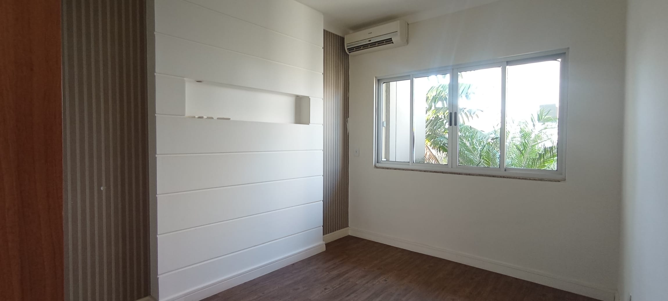 Casa  à Venda, Condomínio Royal Forest, 271m² úteis, 4 quartos sendo 2 suítes -  Esperança - Londrina PR