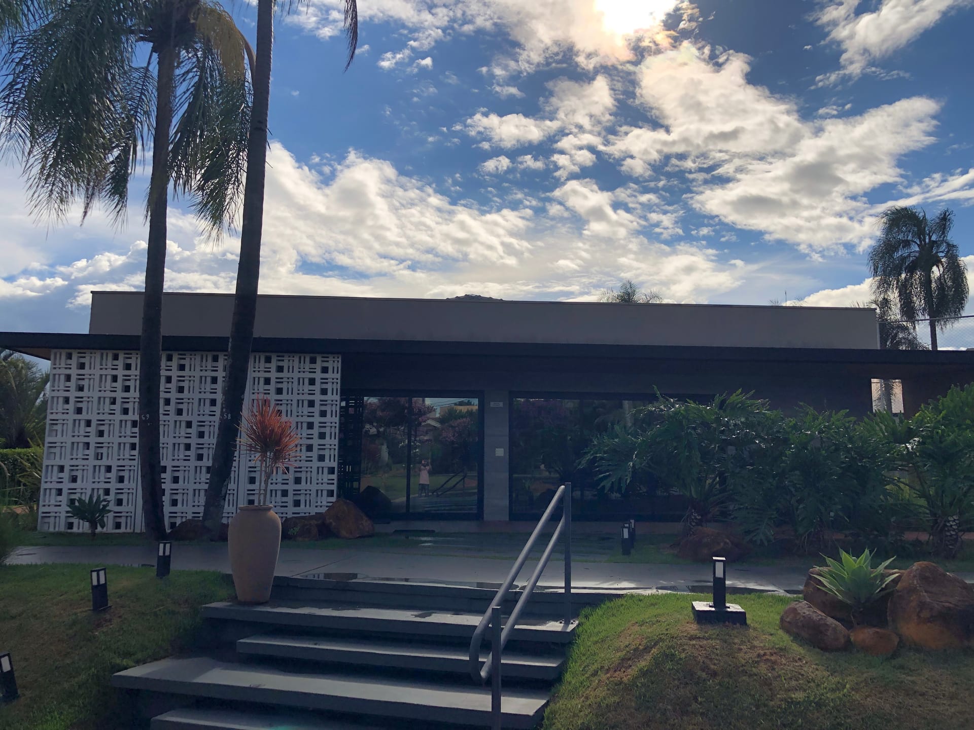 Casa à venda , Condomínio Acácia Imperial, 400m² privativos, 4 suítes, churrasqueira e piscina - Royal, Londrina, PR