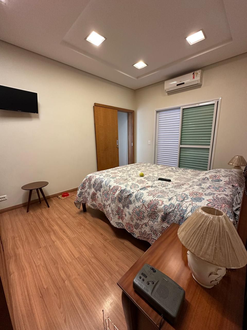 Casa à venda, 3 quartos sendo 1 demi suite, 360 m², Condomínio  Ville Campestre, Londrina, PR