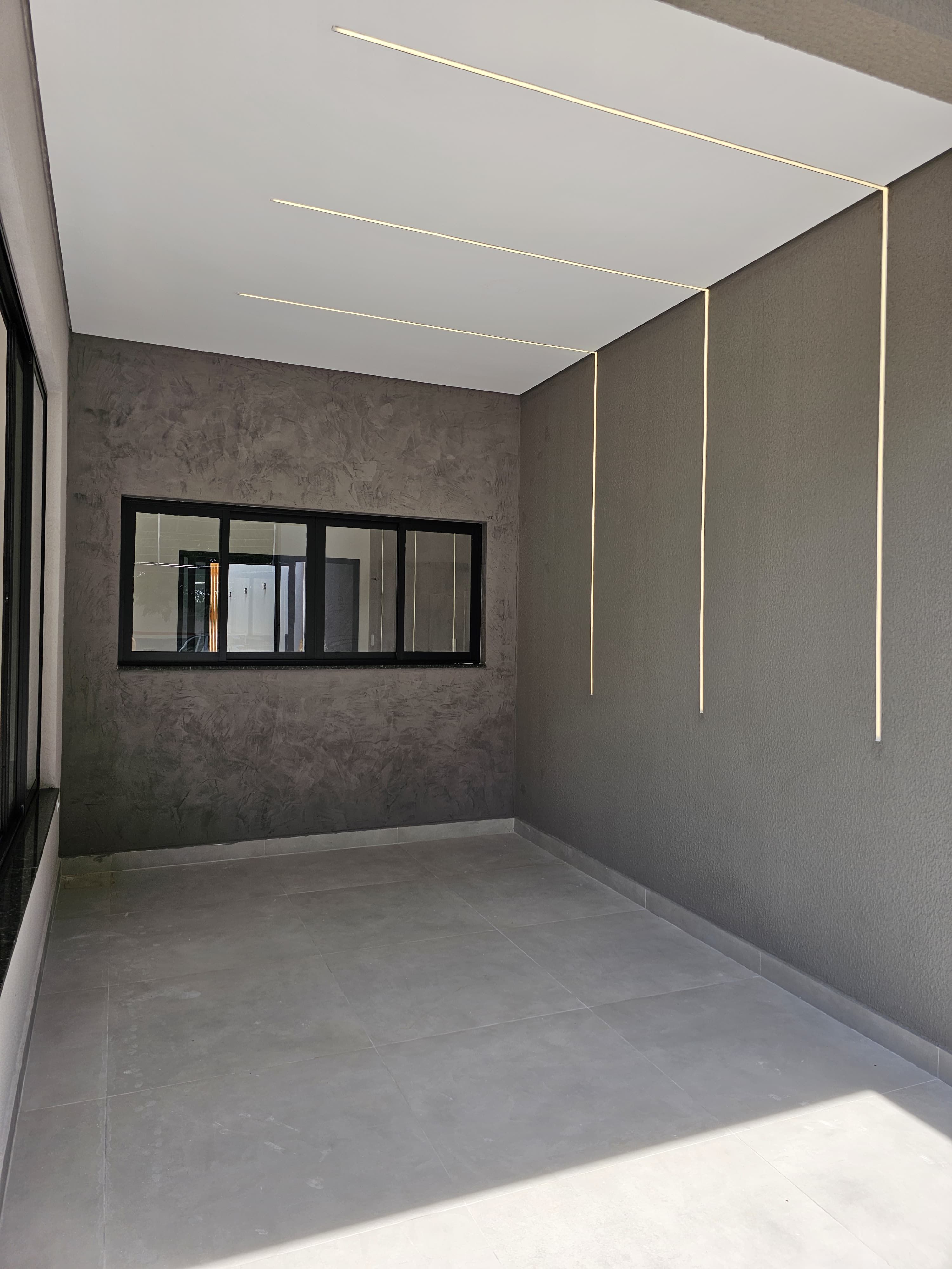 Casa à Venda 130m2/3 quartos(sendo 1 suíte), espaço gourmet, 2 vagas- Jardim Piza, Londrina, PR