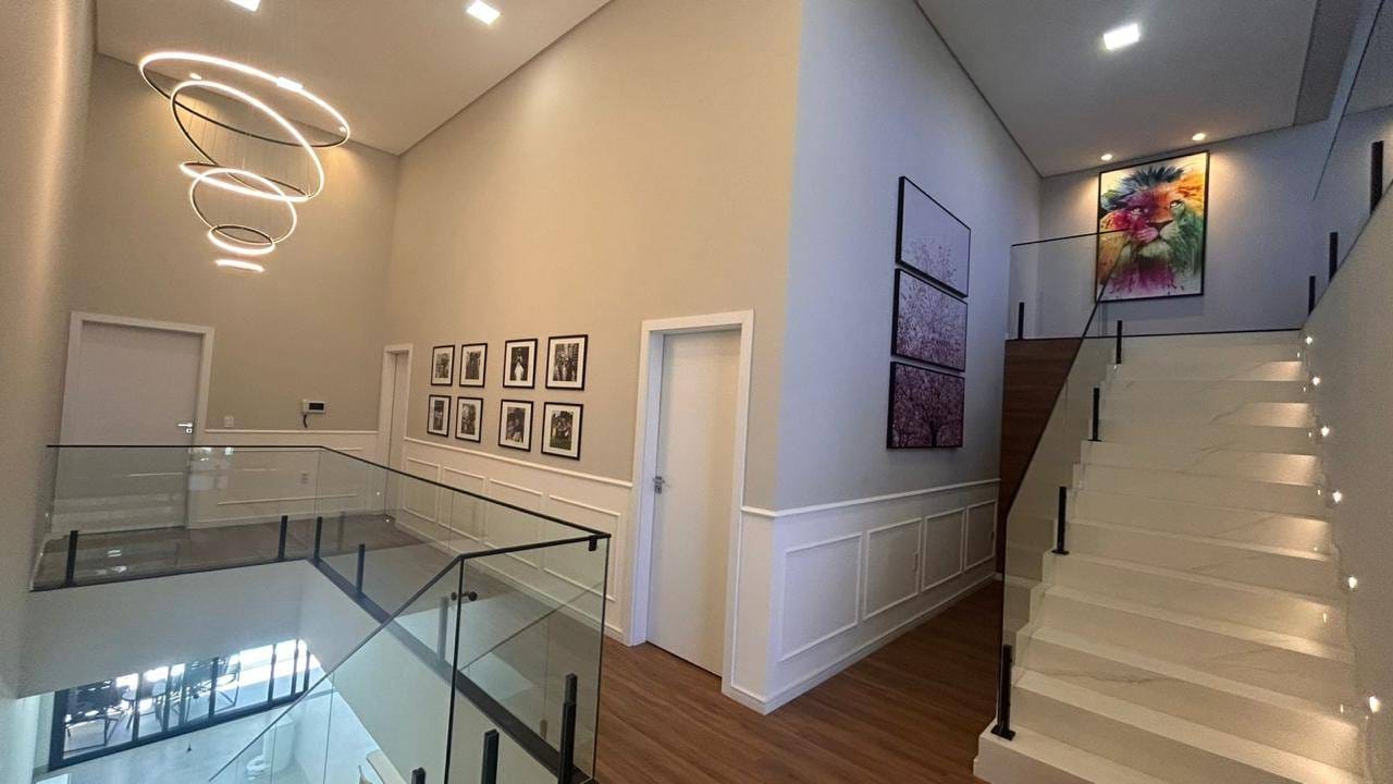 Imagens do imóveis Casa à venda,  226m² construção, porteira fechada, 3 suítes, piscina e churrasqueira, 4 vagas - Universitário, Londrina, PR