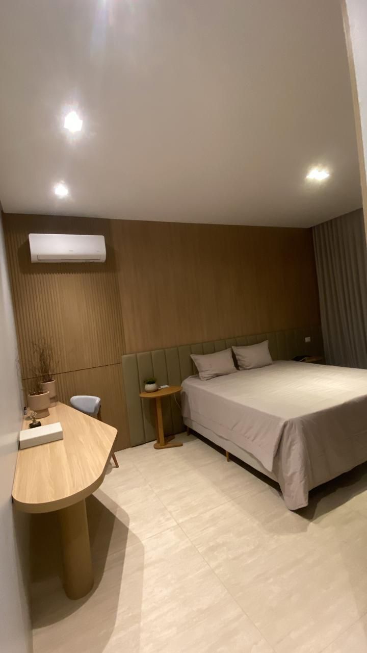Casa à venda, 5 suites, 350 m², Estância Punta Del Este, Londrina, PR