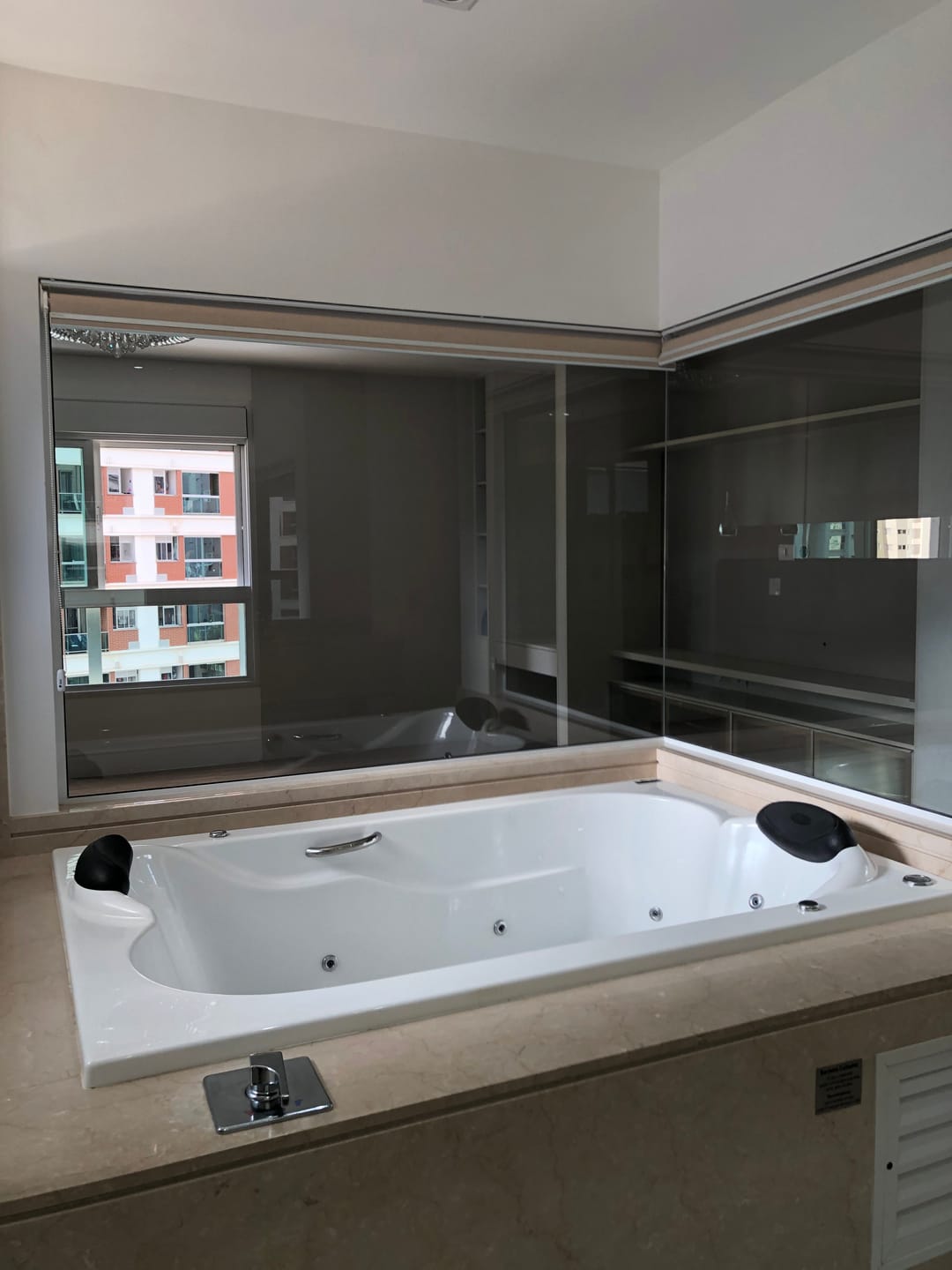 Apartamento à venda, Edifício Le Blanc, 236m² úteis, 3 suítes, 4 vagas, elevador privativo, ampla varanda gourmet - Gleba Palhano, Londrina, PR