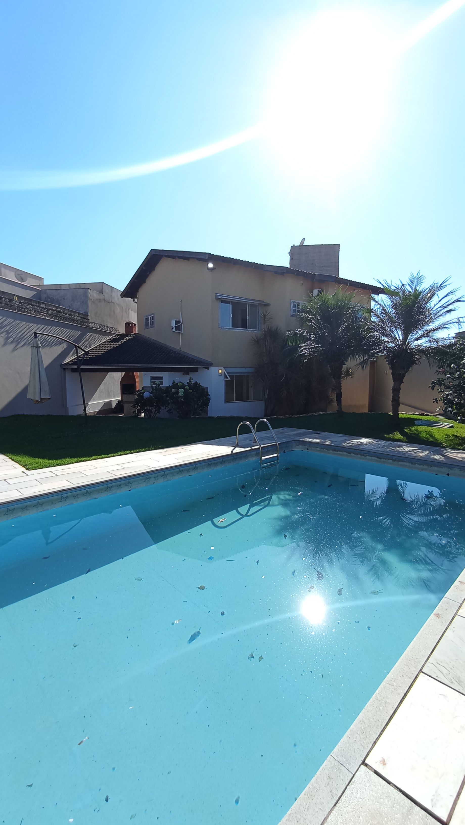 Casa à Venda, 4 quartos - 2 suítes/ piscina/ Tucanos,  Londrina, PR
