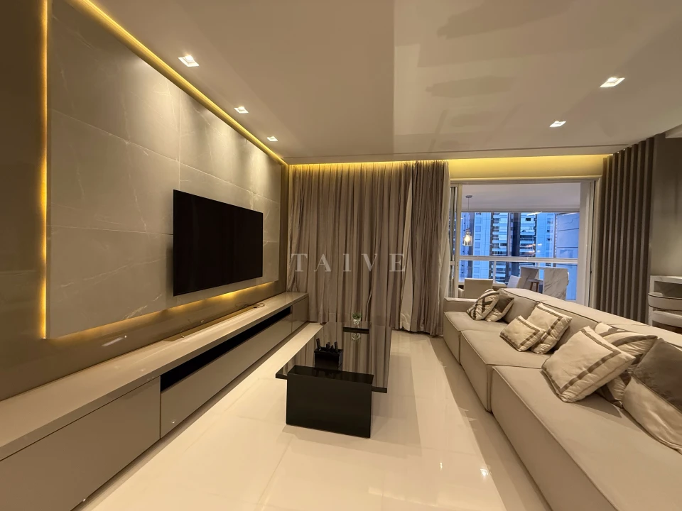 Apartamento mobiliado e decorado Champs Élysées 3 suites com closet e hidromassagem na Praça Pè Vermelho em Londrina