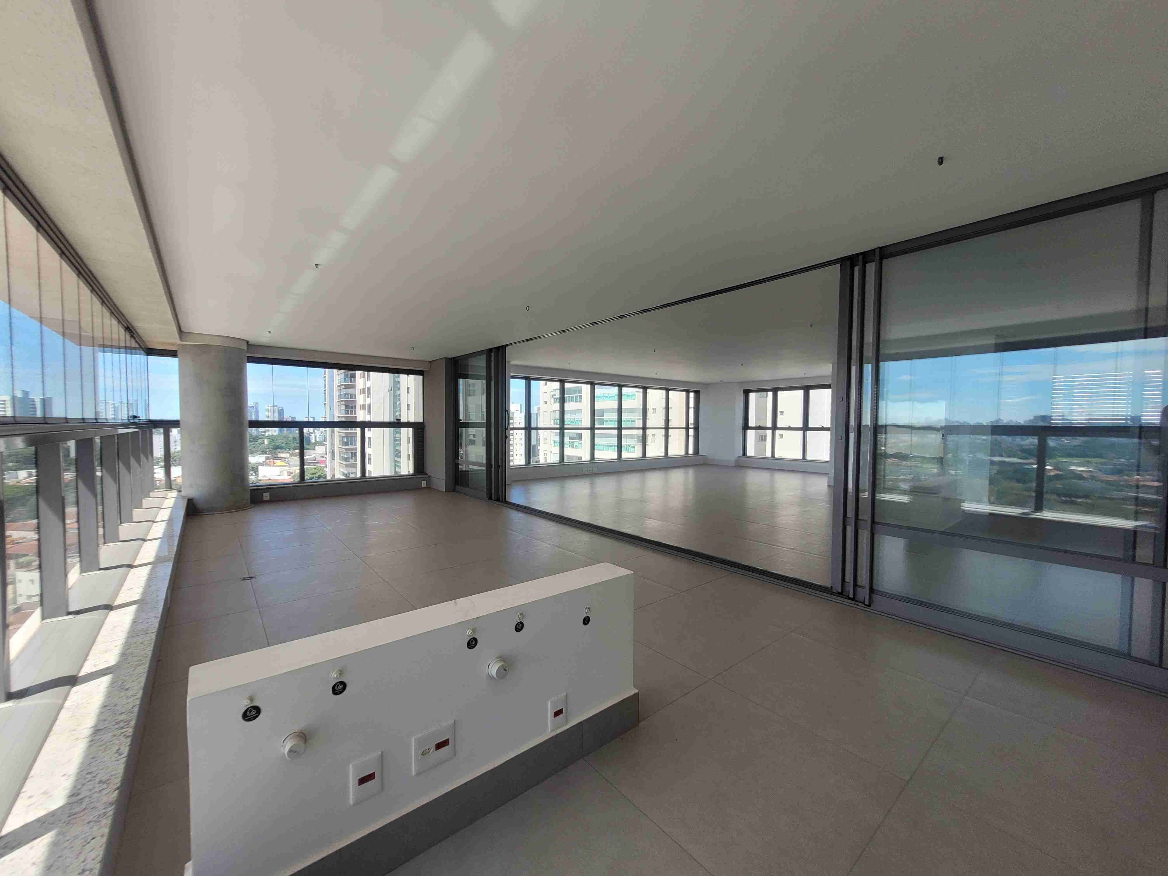 Apartamento à venda no Edifício Le Reve, 323m² úteis, 3 suítes, vista para o lago, 4 vagas - Gleba Palhano, Londrina, PR