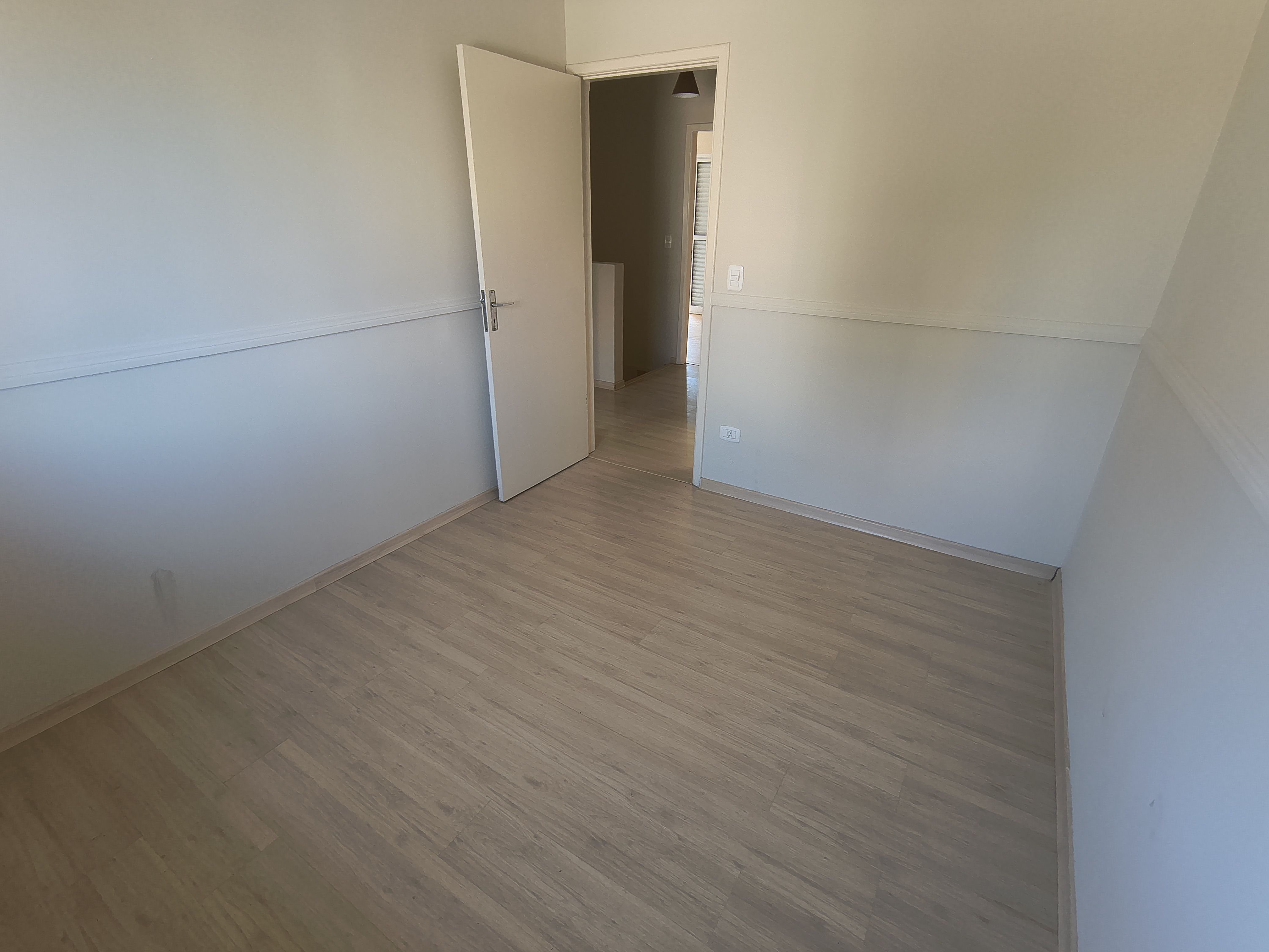 Casa à venda, 3 quartos 1 suíte, 3 vagas, 107M² úiteis, área gourmet, Planejados na suíte,Parque Jamaica, Londrina-PR
